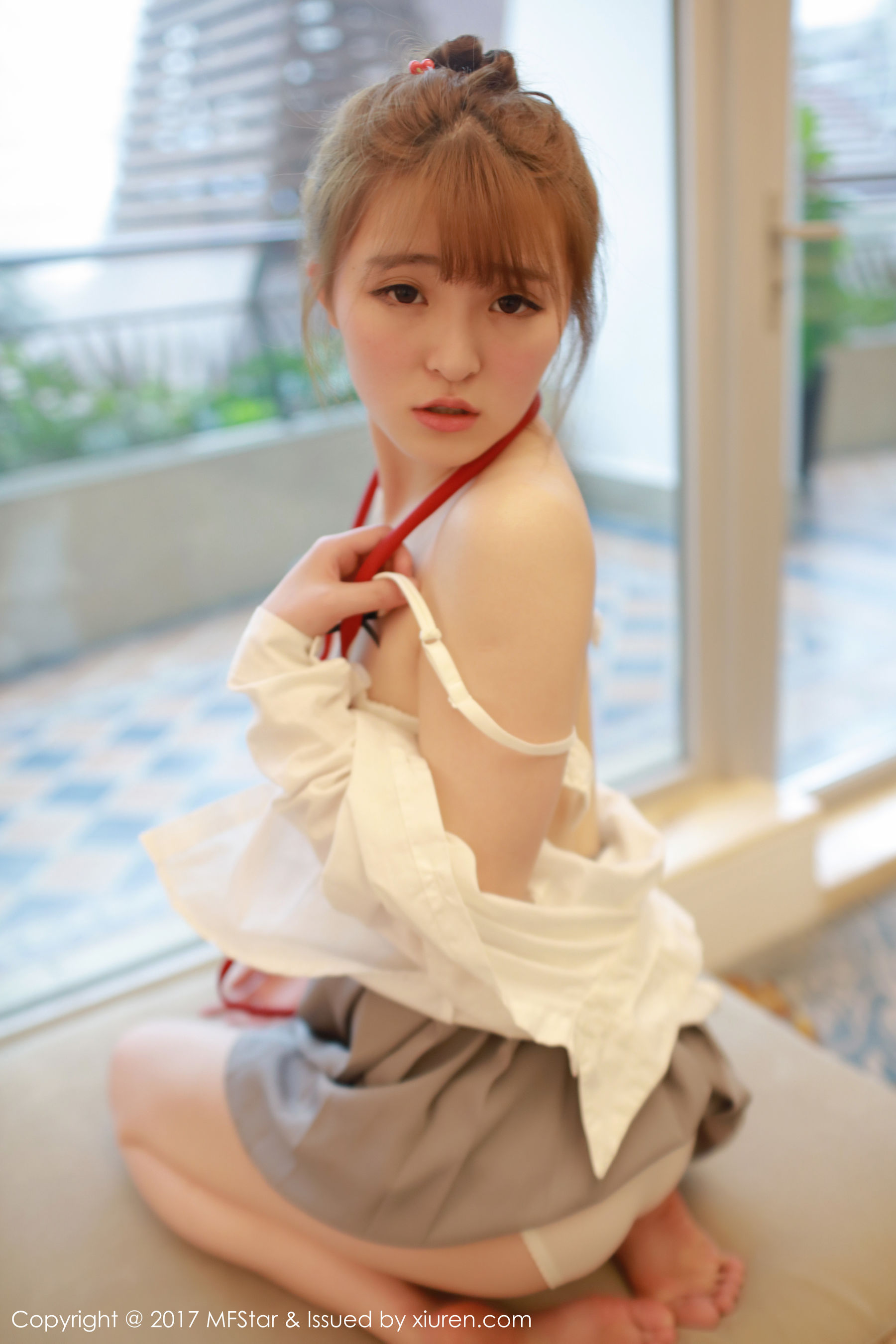 伊小七MoMo《学生装白衬衫+短裙系列》  Vol.098-图40