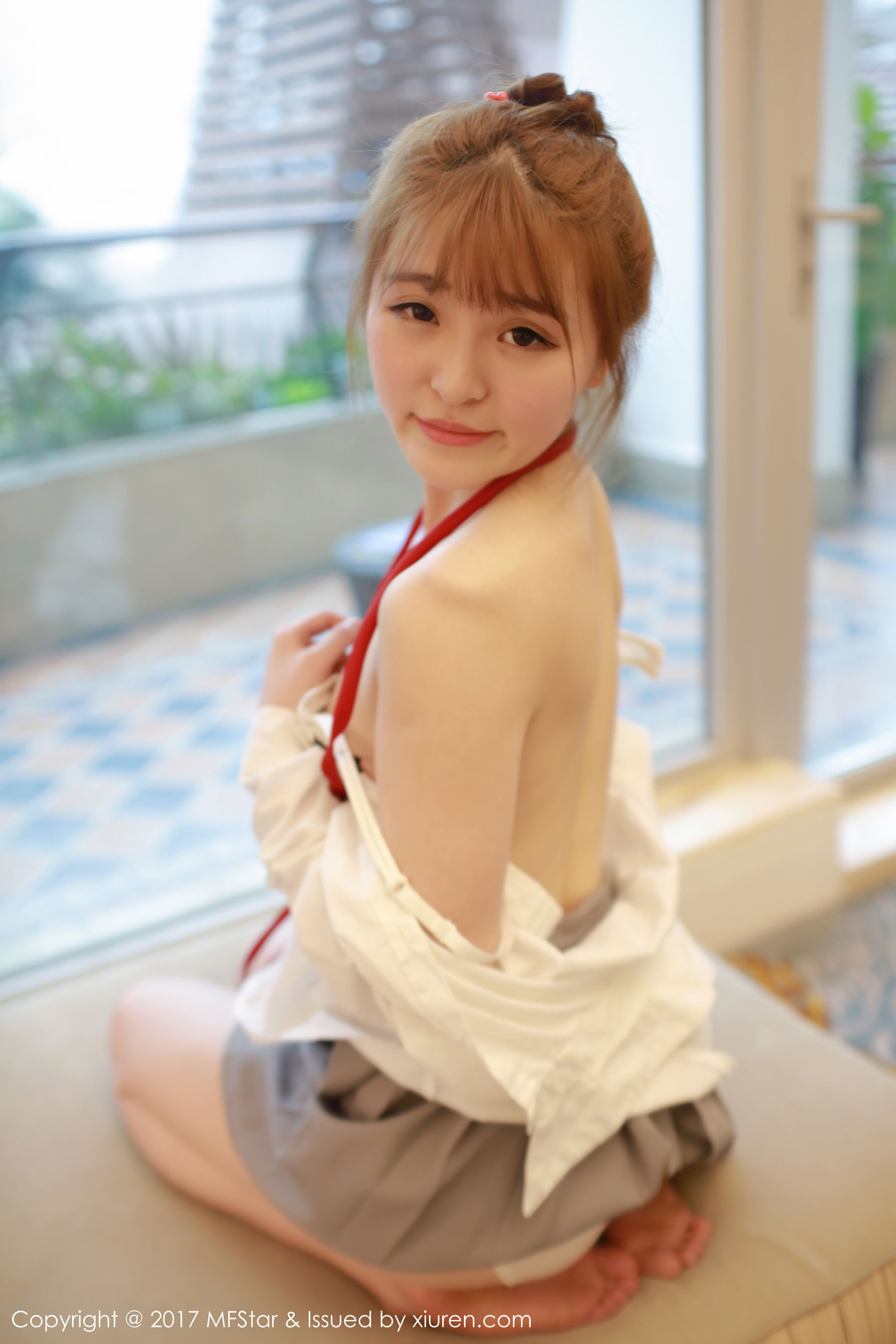 伊小七MoMo《学生装白衬衫+短裙系列》  Vol.098-图41