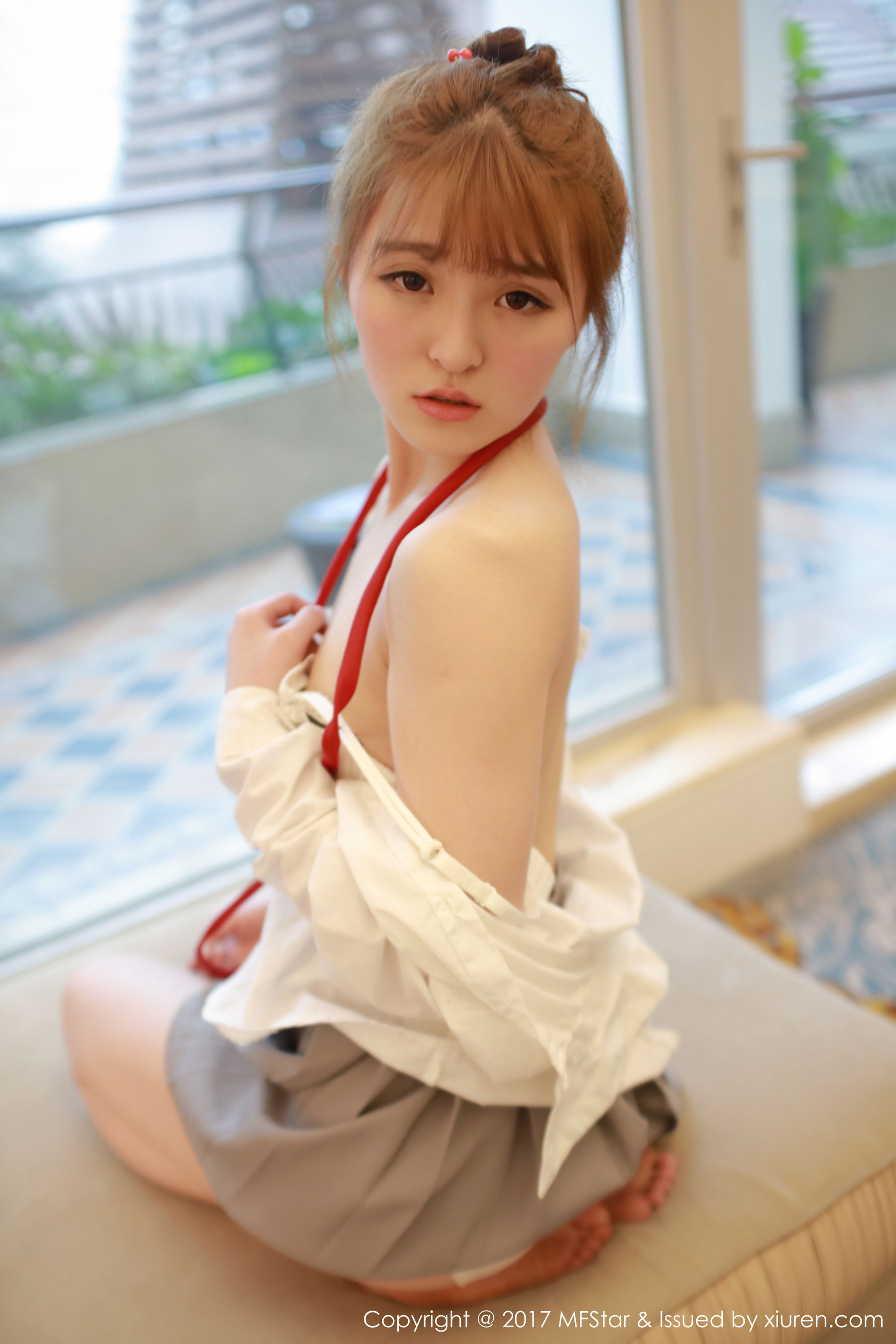 伊小七MoMo《学生装白衬衫+短裙系列》  Vol.098-图43