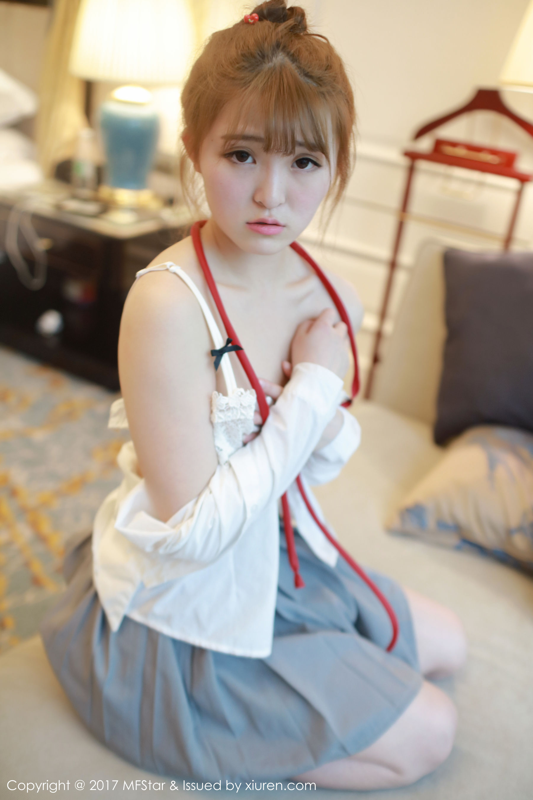 伊小七MoMo《学生装白衬衫+短裙系列》  Vol.098-图44