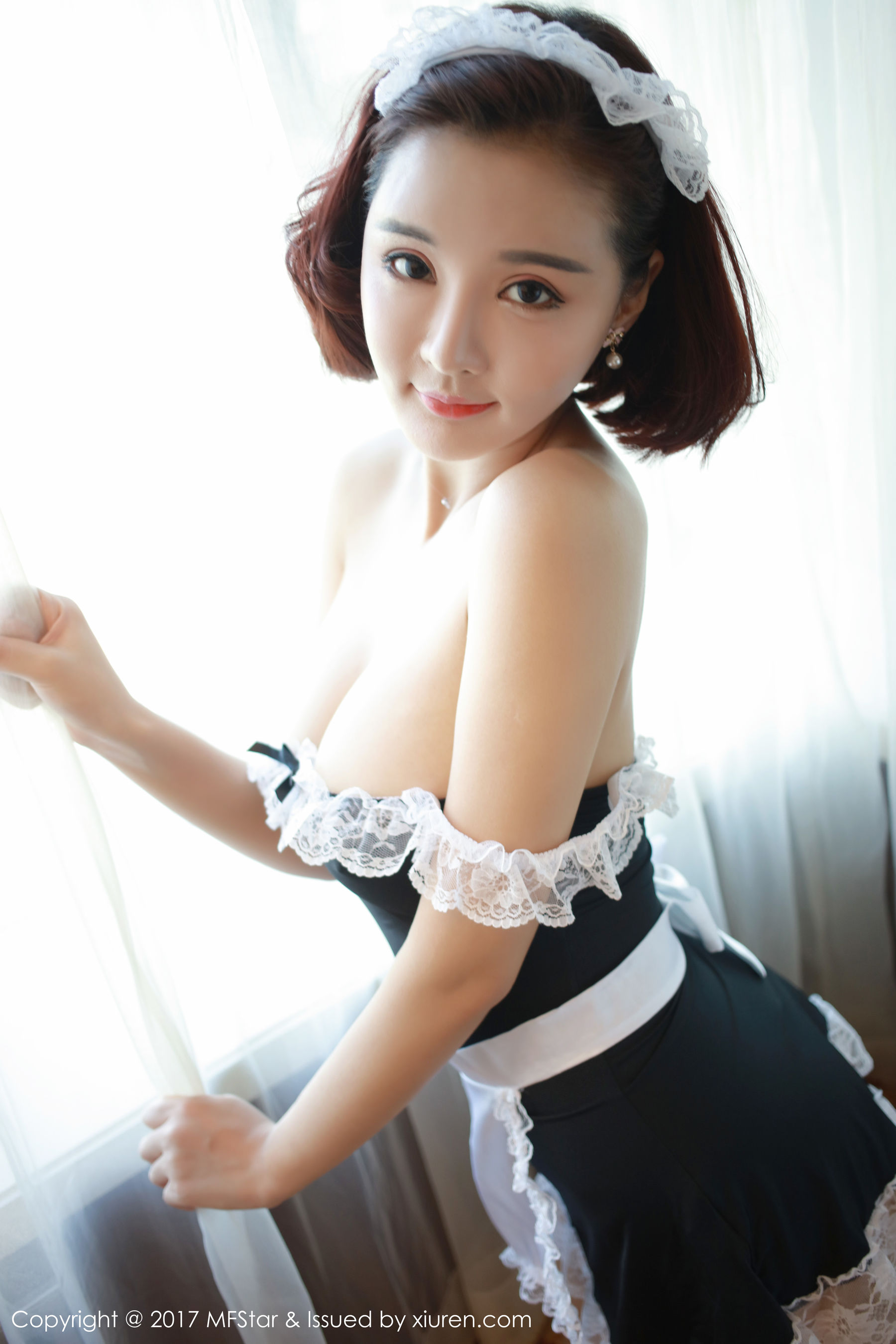 佳佳JiaJia《蕾丝女仆+透视旗袍》  Vol.100-图16