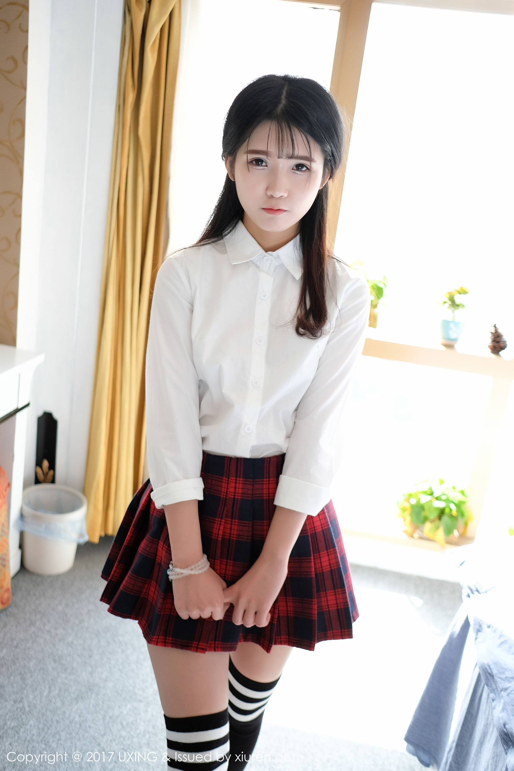可爱的小叶子《衬衫学生装+蕾丝内衣装扮》  VOL.046-图0