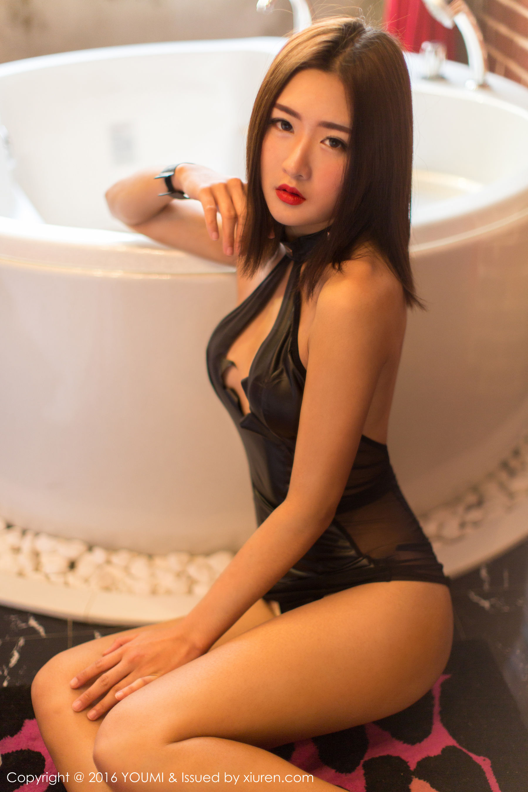 周琰琳LIN《性感皮衣、女仆装、豹纹比基尼》  Vol.004-图18