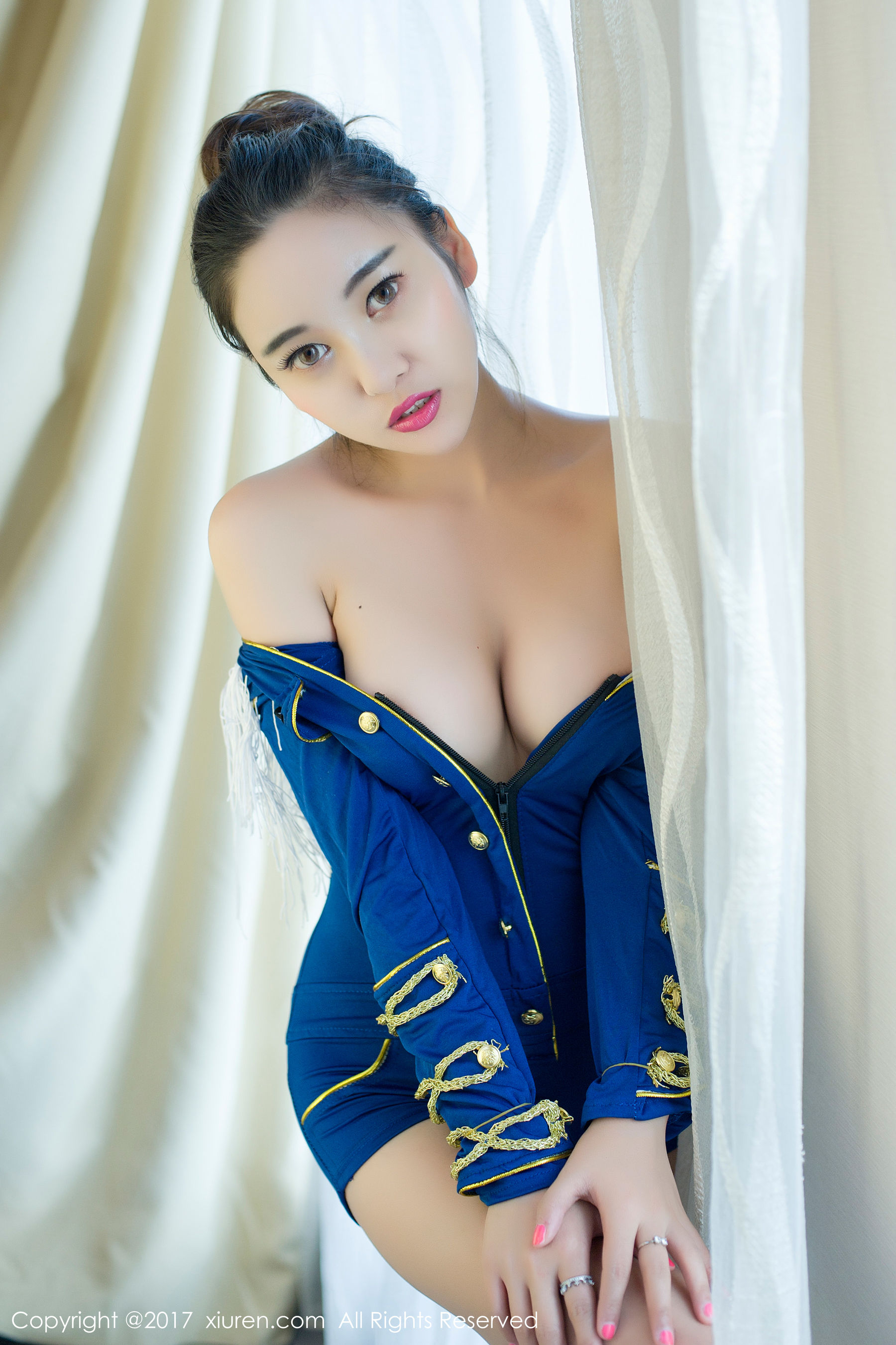 李梓熙《奶油全身图涂抹、夜店低胸制服》  No.677-图36
