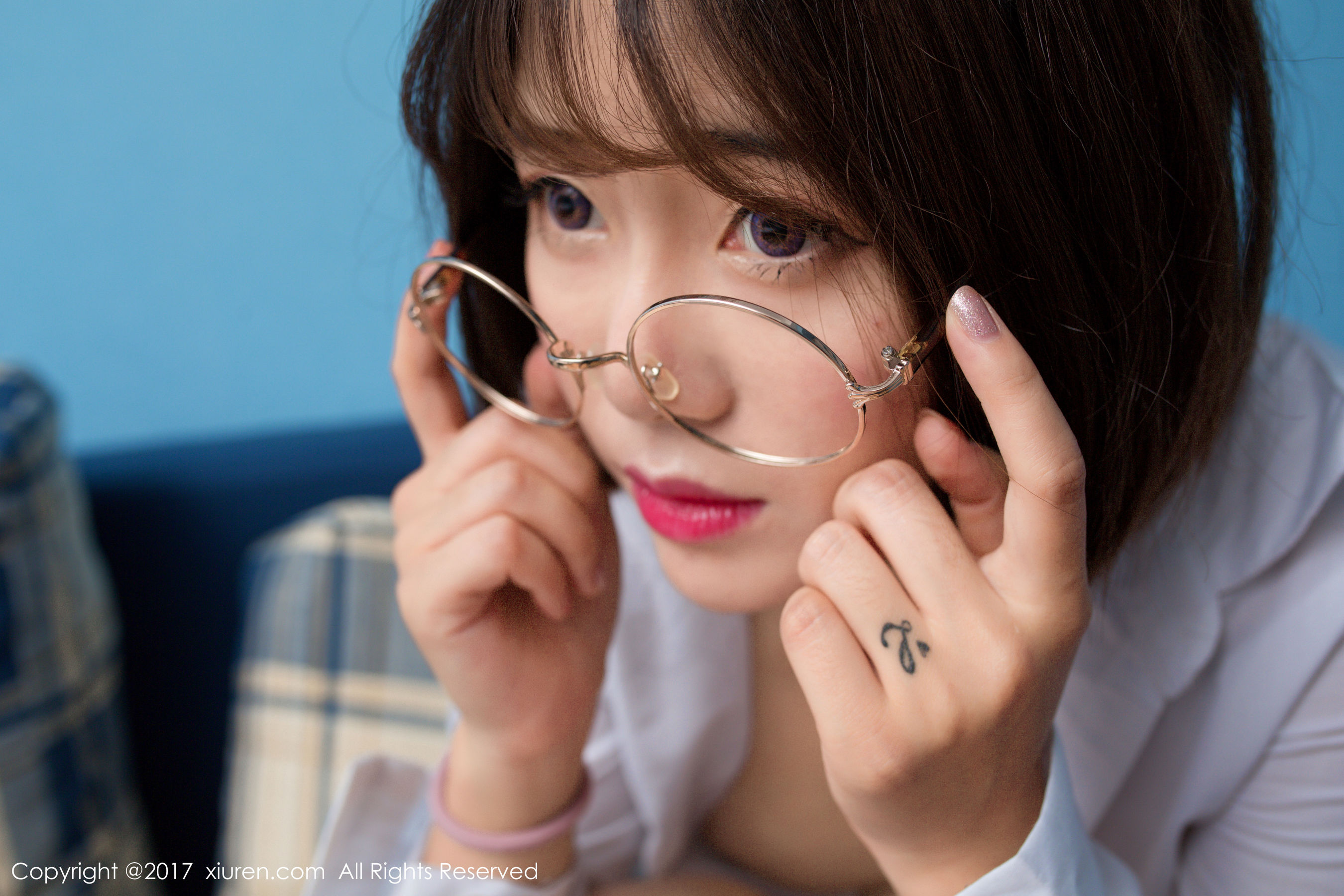 兜豆靓Youlina《小秘装、性感主妇装》  No.678-图9