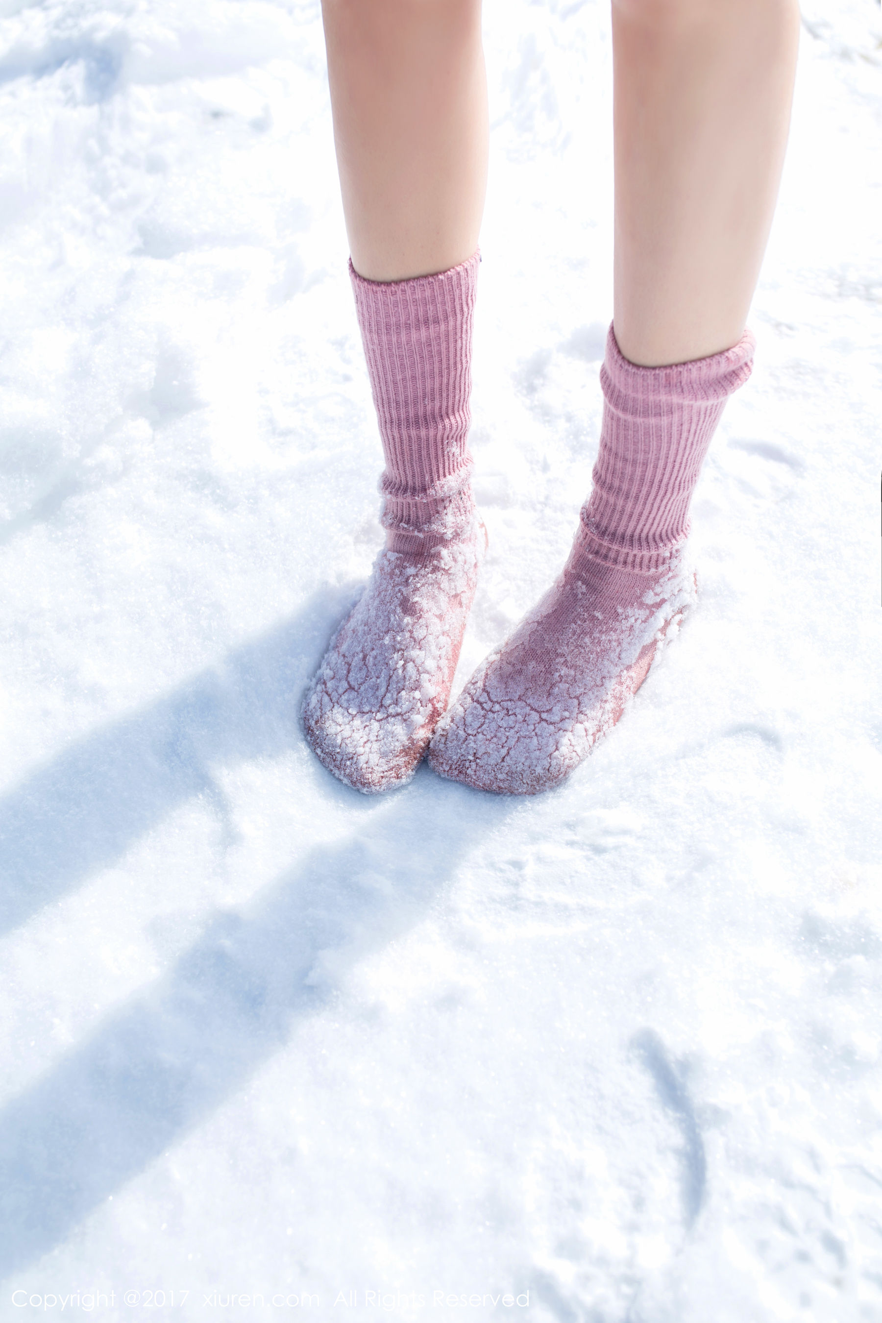 兜豆靓Youlina《冬天雪地人体摄影》  No.720-图16