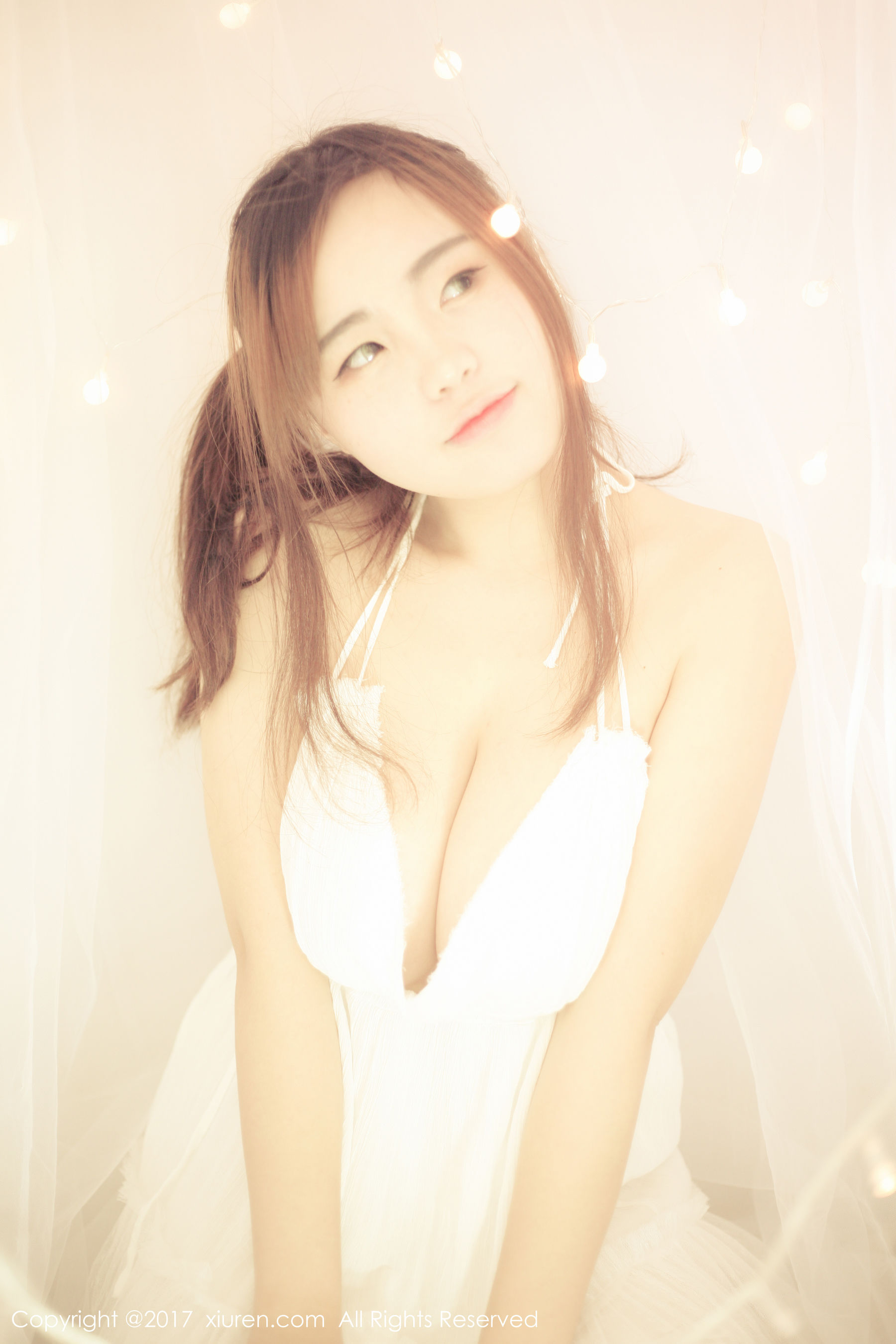 米爱Demon《童颜巨乳的梦幻少女诱惑私房》  No.744-图2