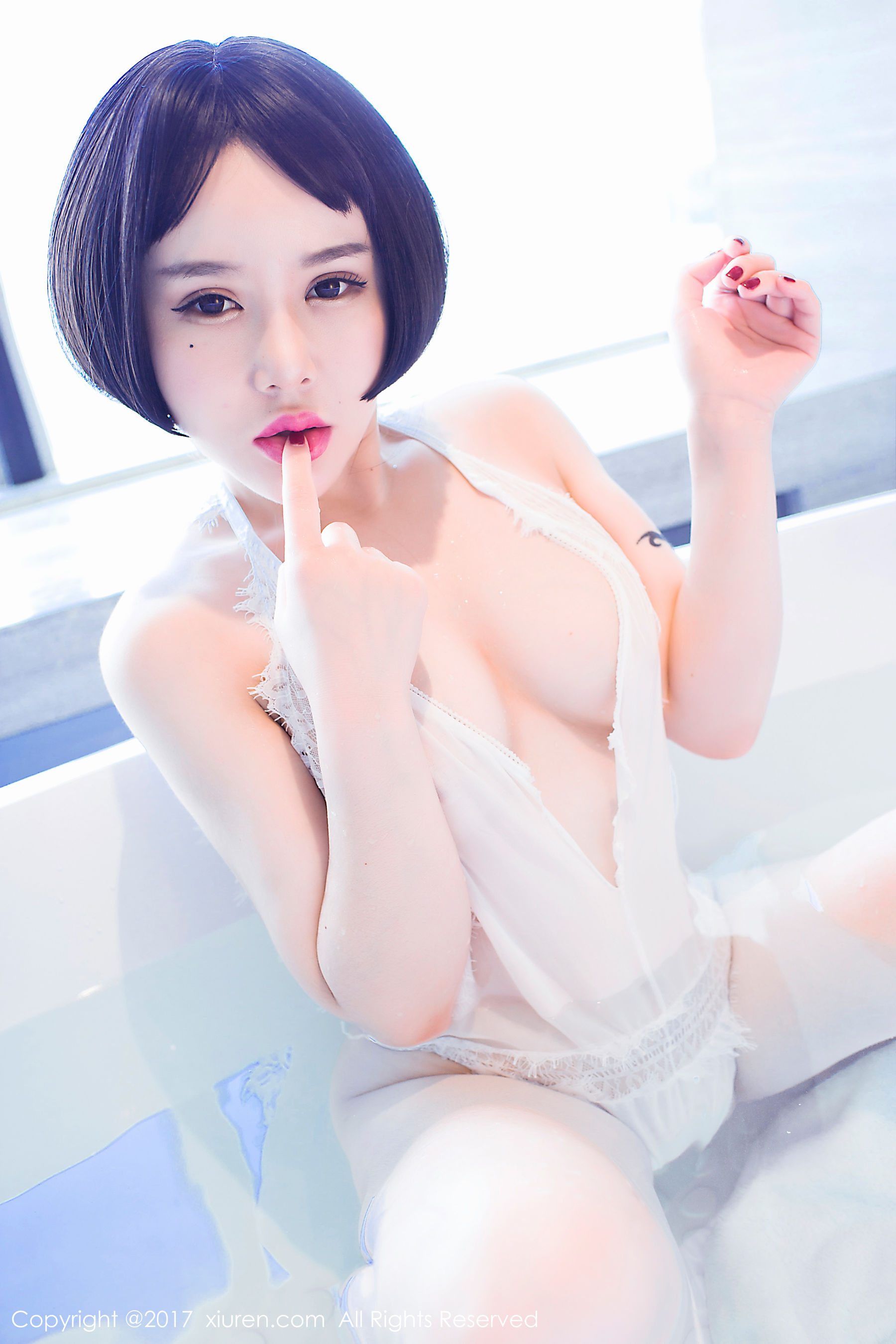 佑熙《蕾丝浴缸湿身+粉色绣花内衣》  No.770-图21
