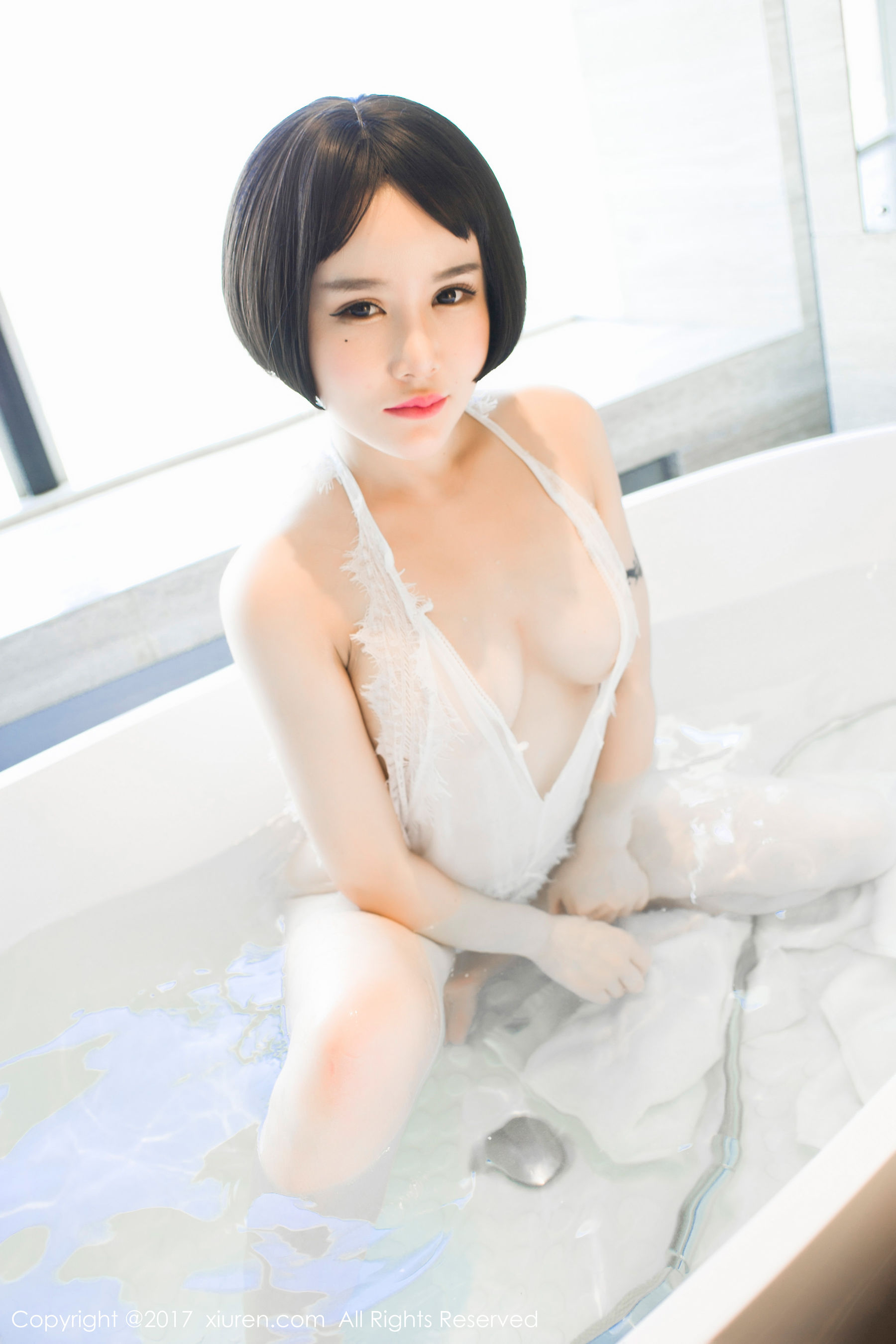 佑熙《蕾丝浴缸湿身+粉色绣花内衣》  No.770-图43