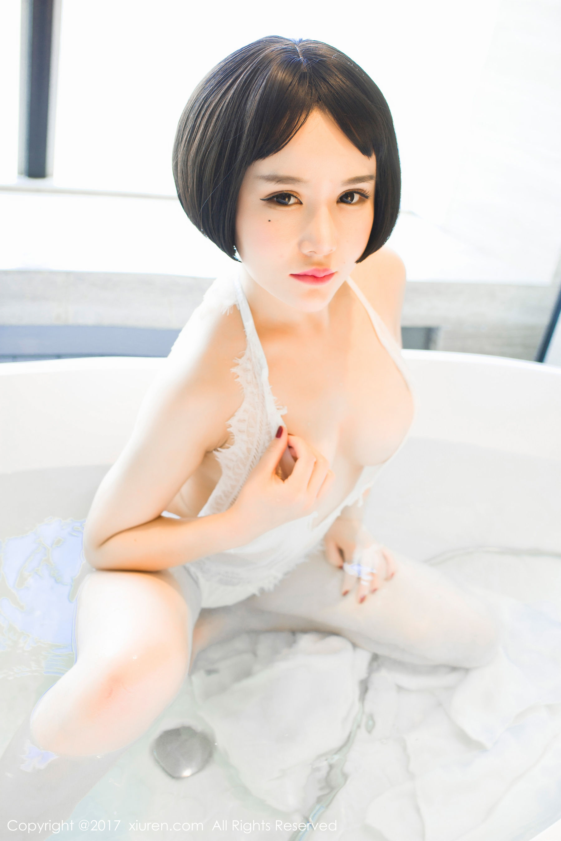 佑熙《蕾丝浴缸湿身+粉色绣花内衣》  No.770-图8