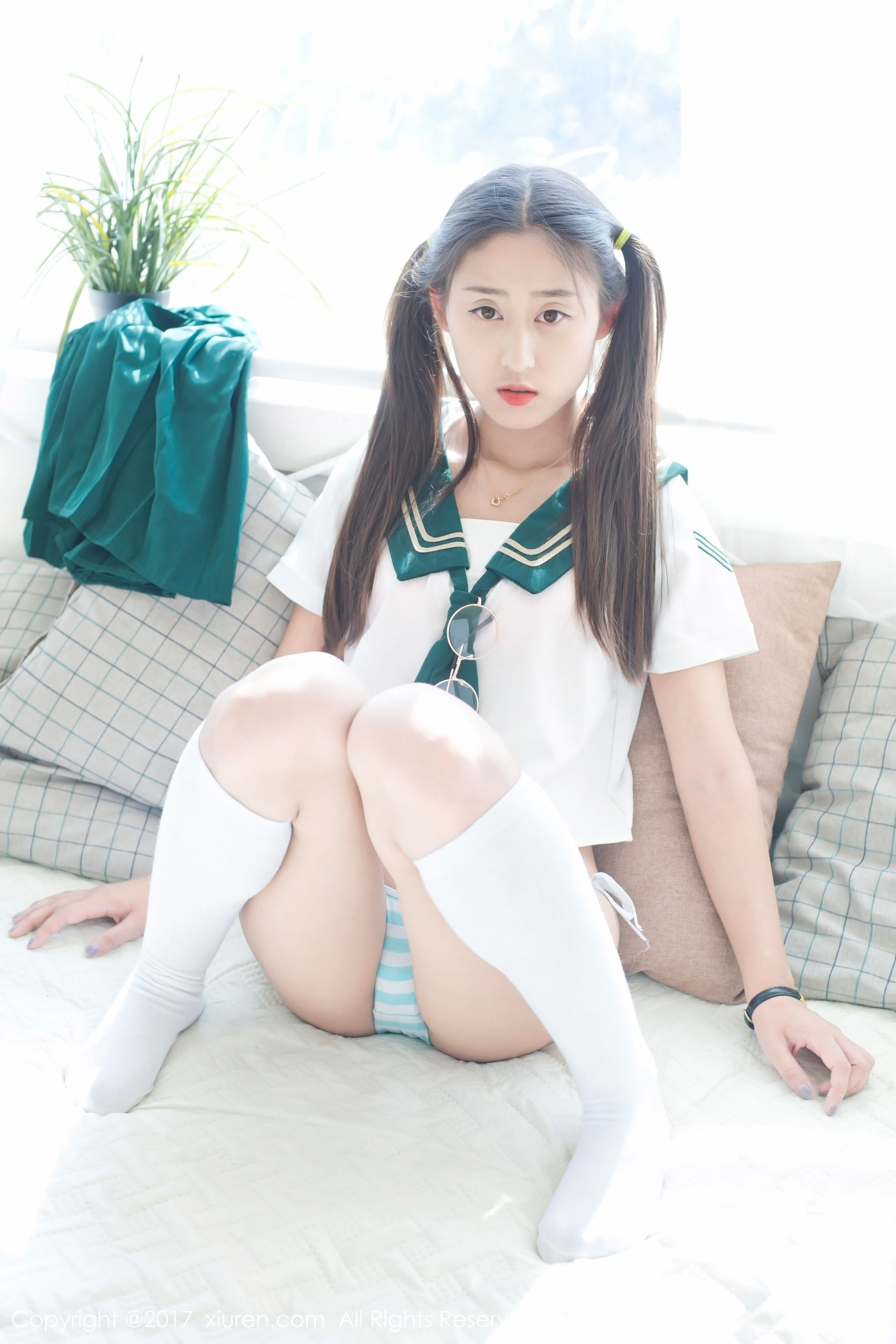 雨涵Iris《学生制服+花瓣内衣》  No.802-图43