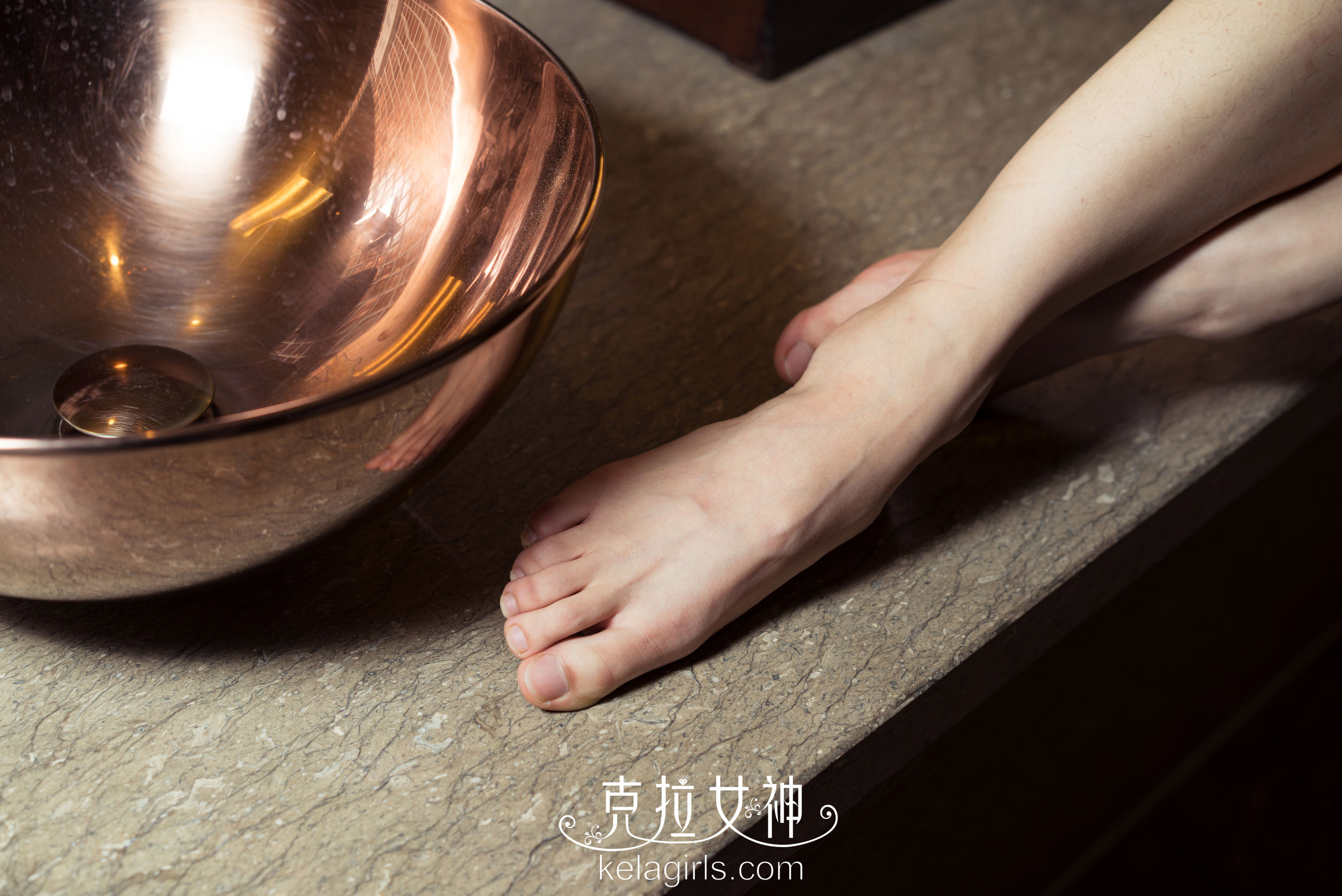 周拉拉《铜碗盛玉足》-图7