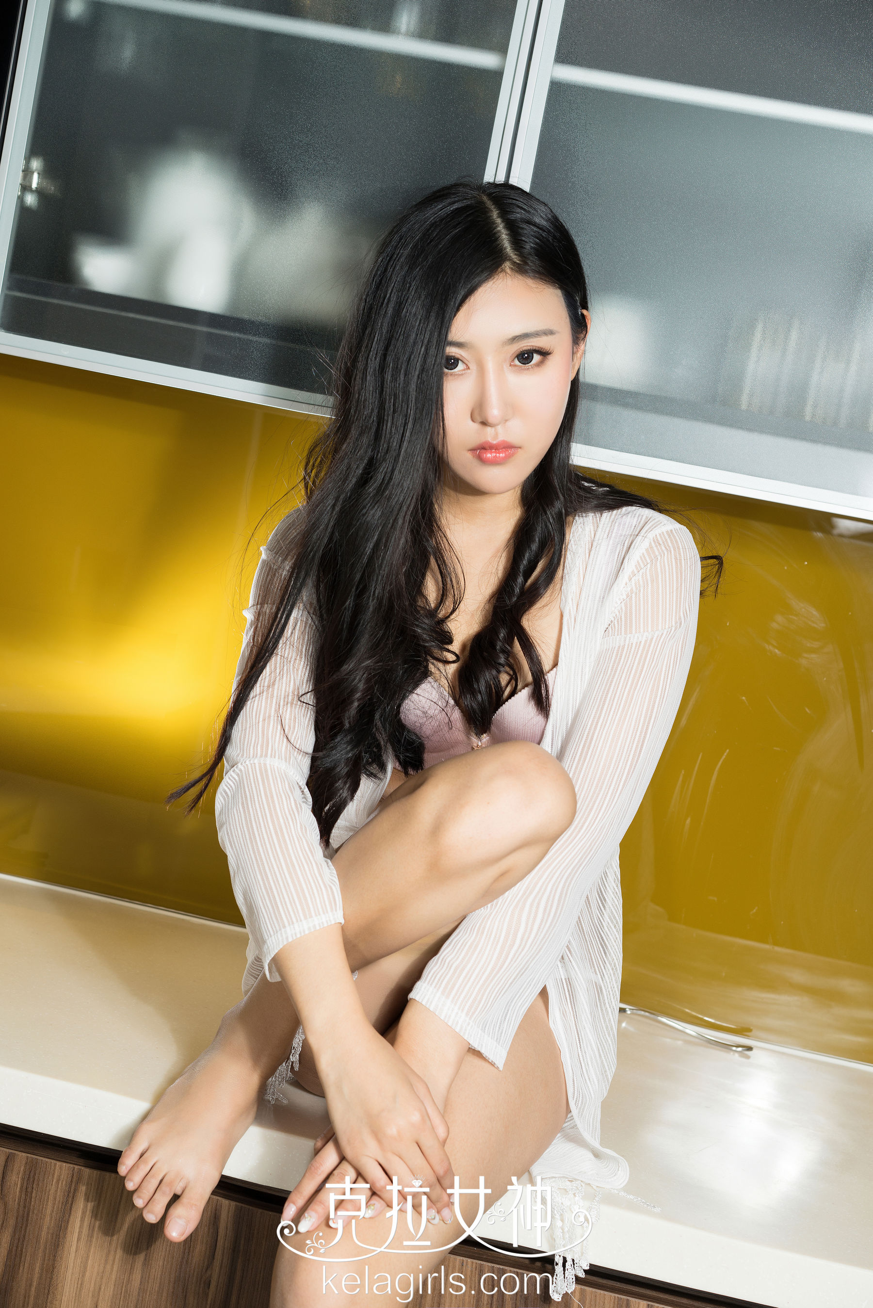 周子瑶《翘臀小妖精》-图1