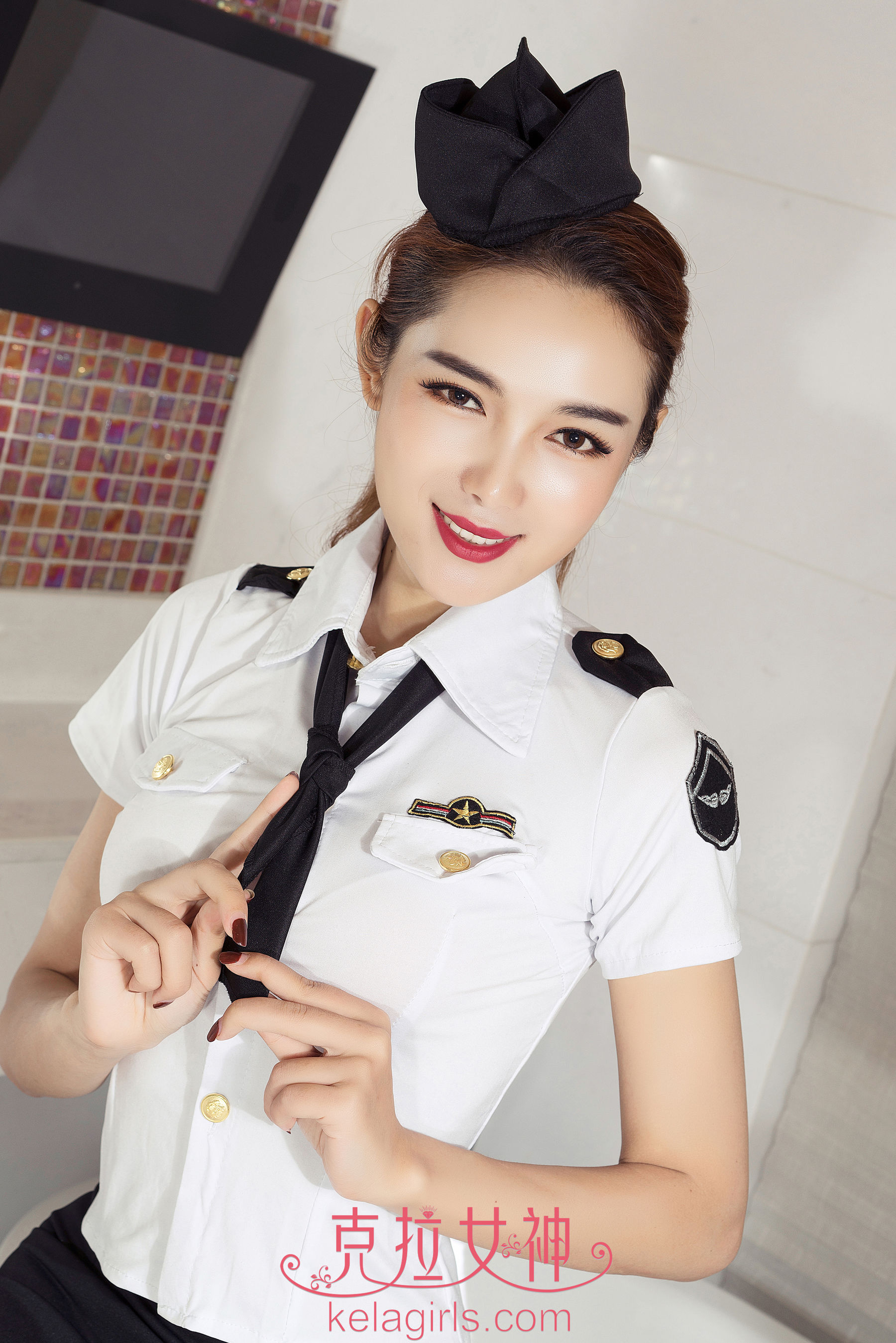 曼琼《不爱红装爱武装》-图1