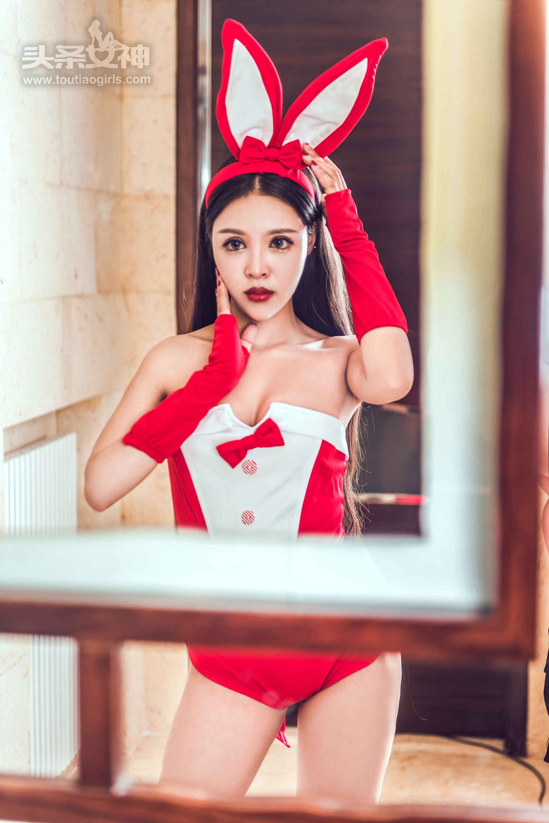 锦葵《美人秘书》-图1