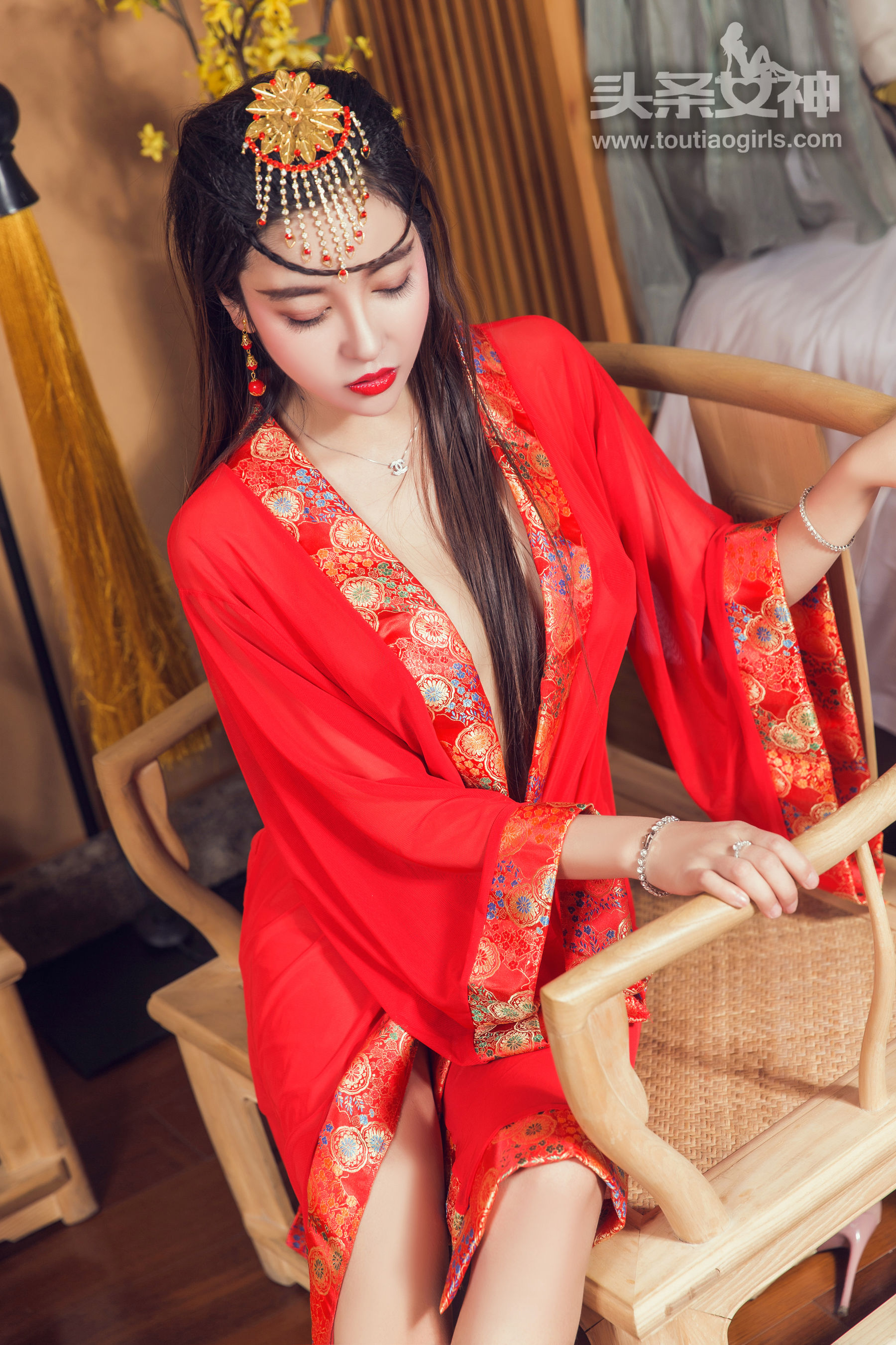 李梓熙《SSS级熟女》-图0