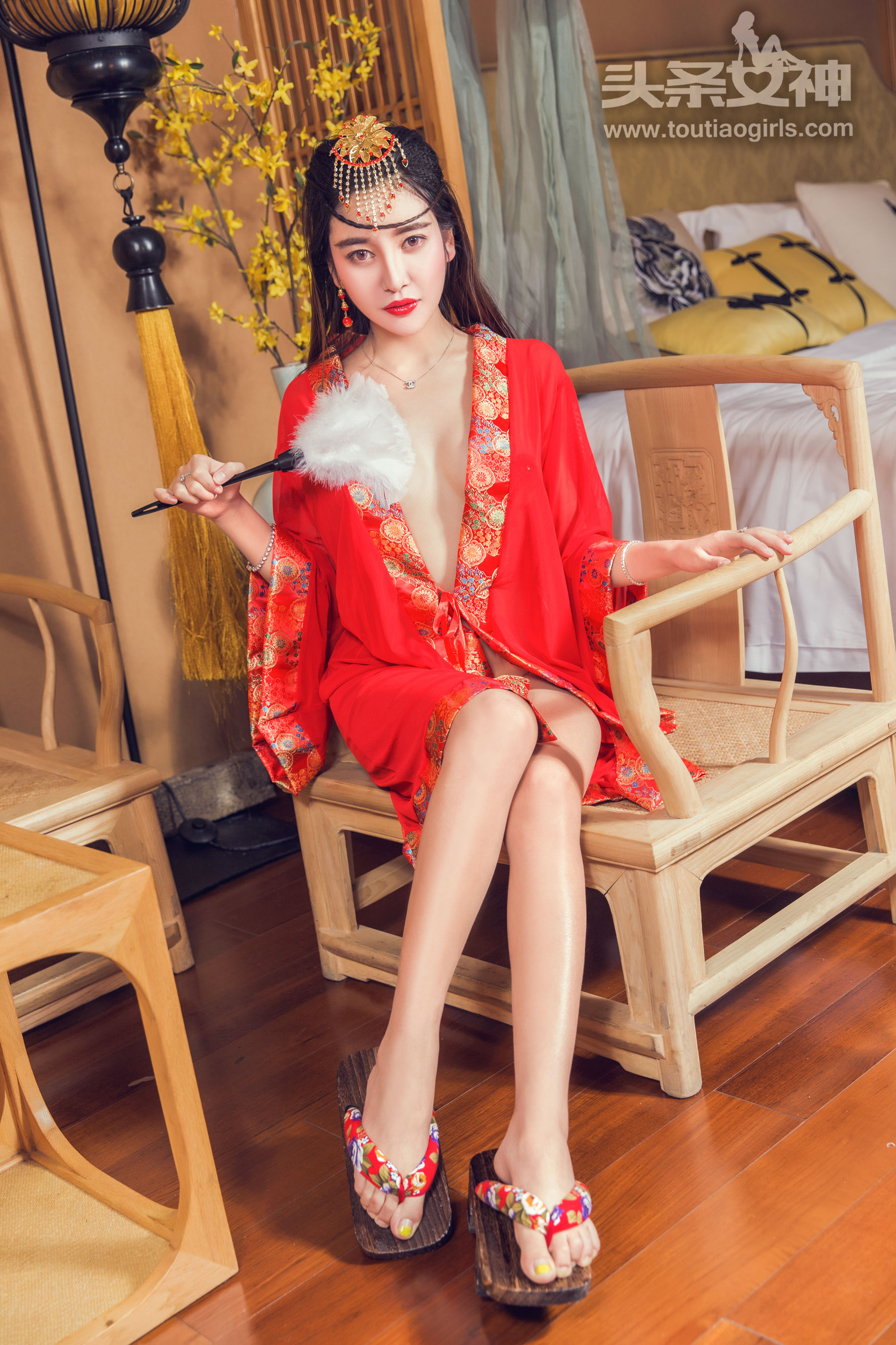 李梓熙《SSS级熟女》-图1