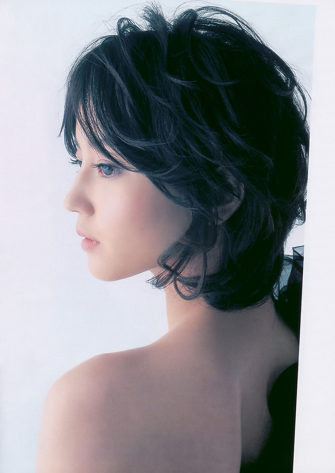 堀北真希 次原かな 杉原杏璃 SKE48 三宅ひとみ  2010年No.13 写真杂志-图2