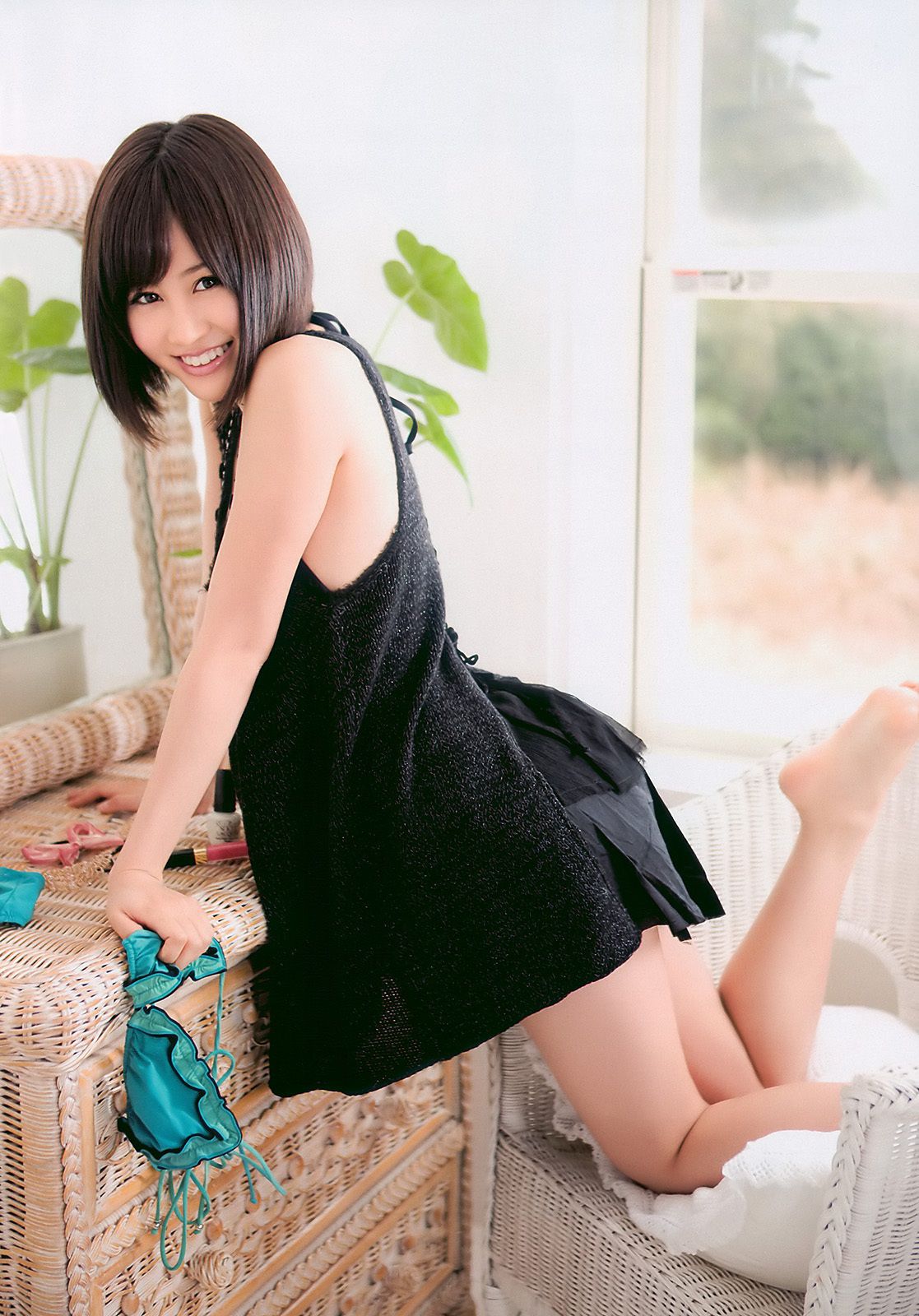 前田敦子 四元奈生美 中泽裕子 にわみきほ 松田まどか かな子 冈本夏生  2011年No.03-04 写真杂志-图2