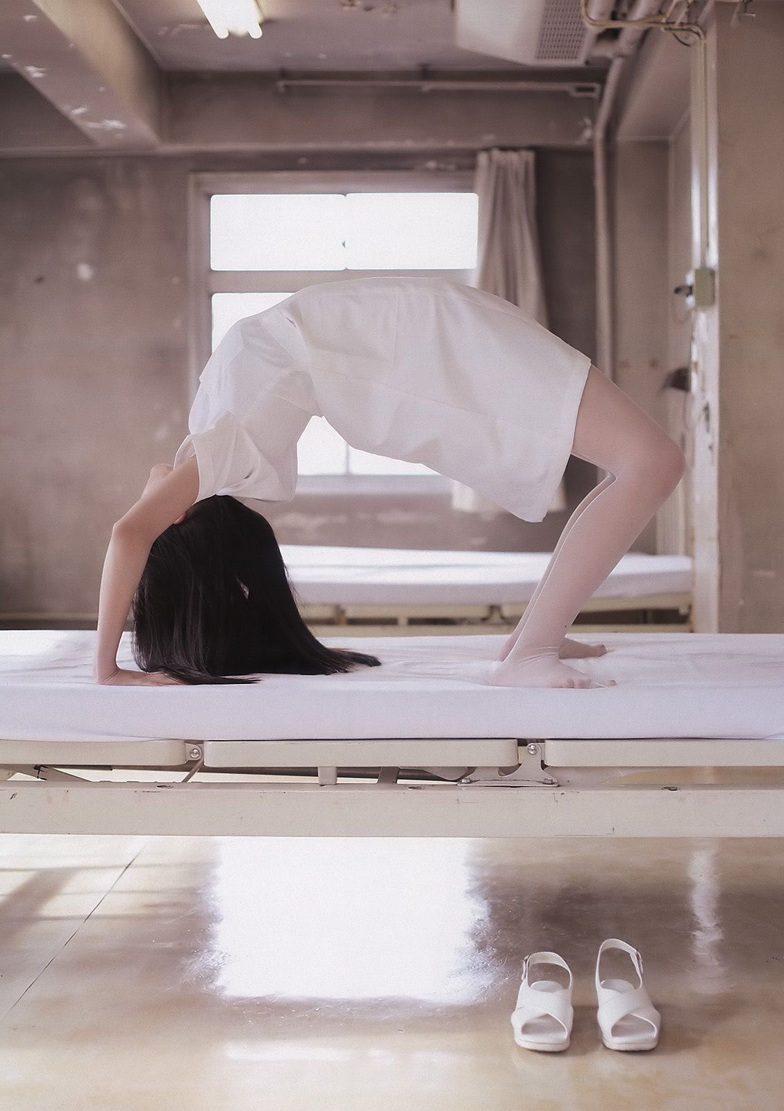 綾瀬はるか 宫泽佐江 新川优爱 立花阳香 爱衣 石田纱英子 姫野ゆうり  2011年No.17 写真杂志-图38