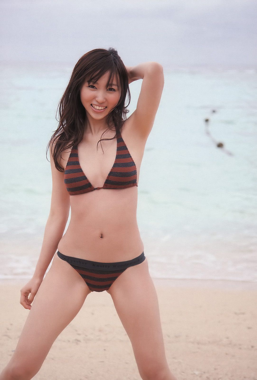 武井咲 竹富圣花 宫岛咲良 夏菜 吉木りさ AKB48 最上ゆき  2011年No.19-20 写真杂志-图23