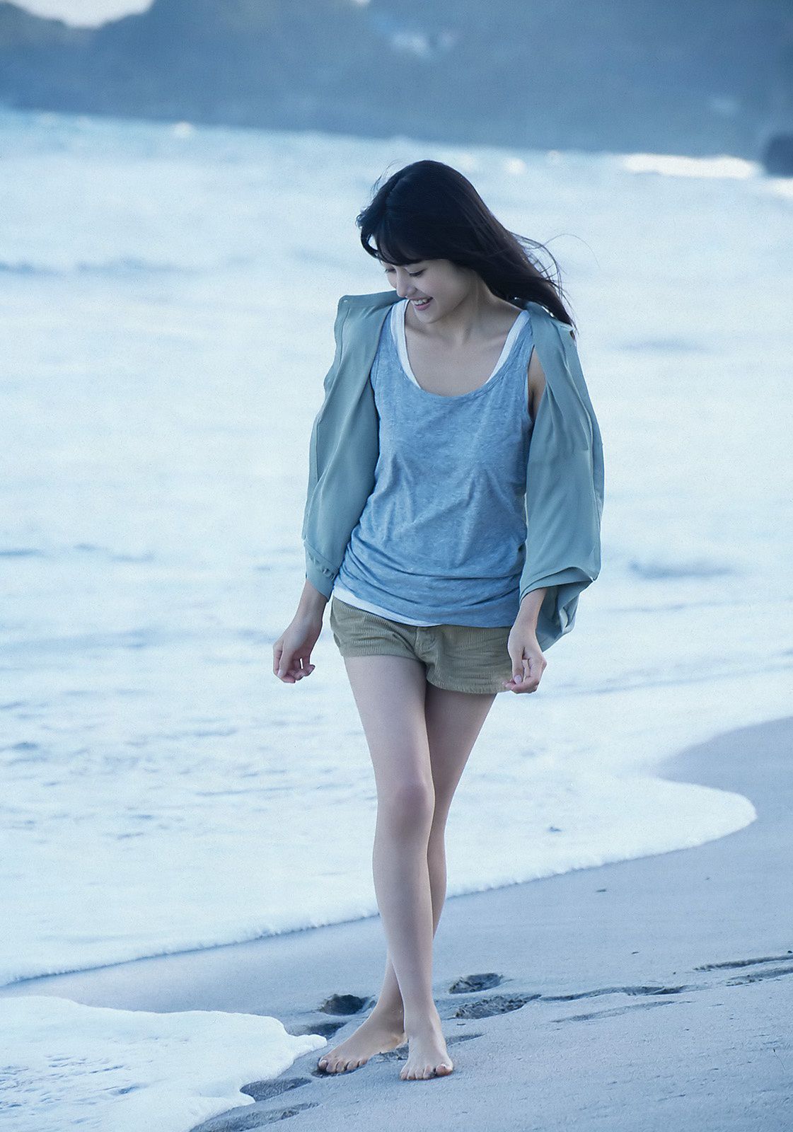 柏木由紀 有村架純 高城亜樹 佐藤さくら 剛力彩芽 倉持明日香  2011年No.49 写真杂志-图11