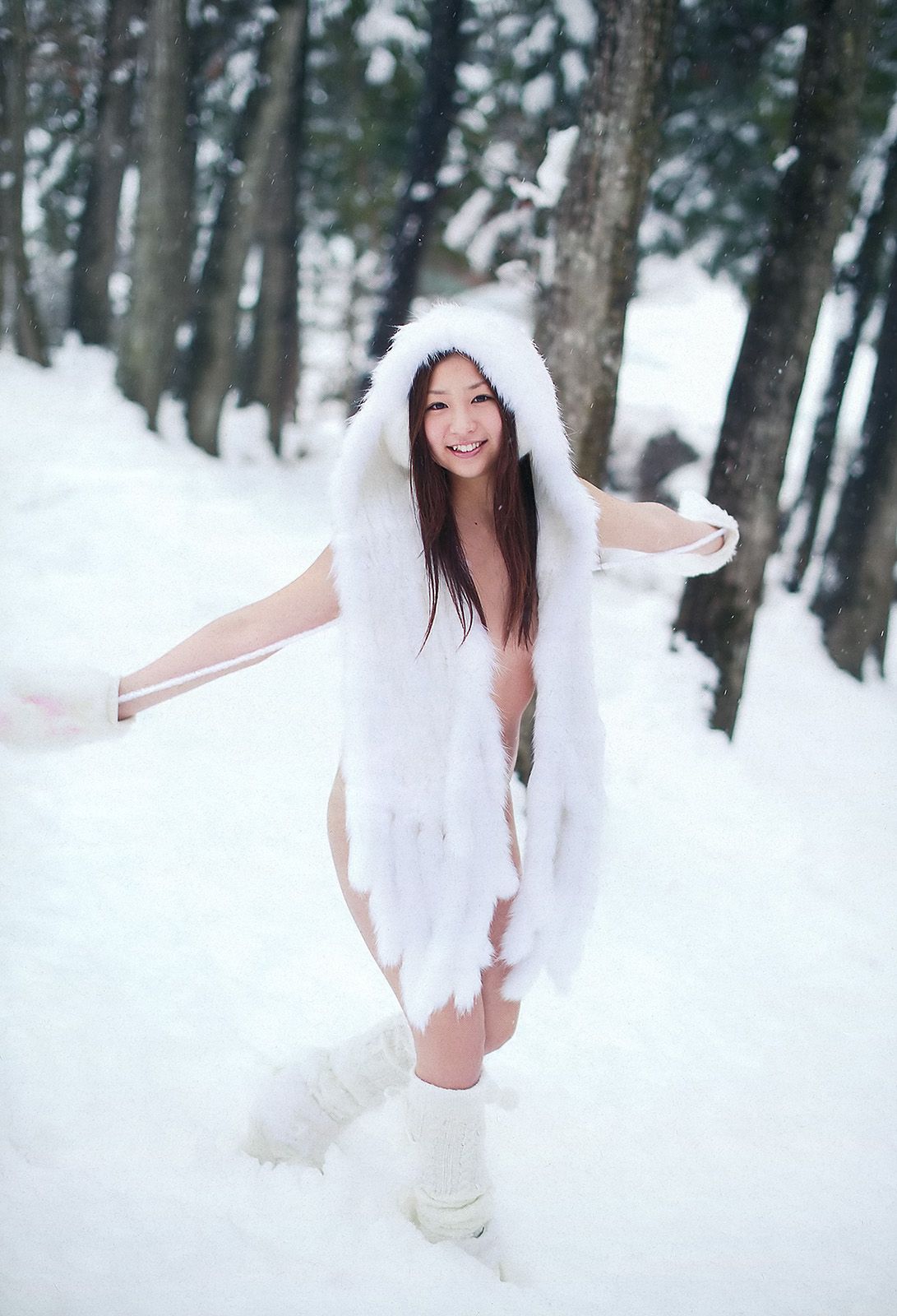 AKB48 紗綾 下京慶子 松井咲子 佐山彩香 田中みな実 森崎友紀  2012年No.09 写真杂志-图24