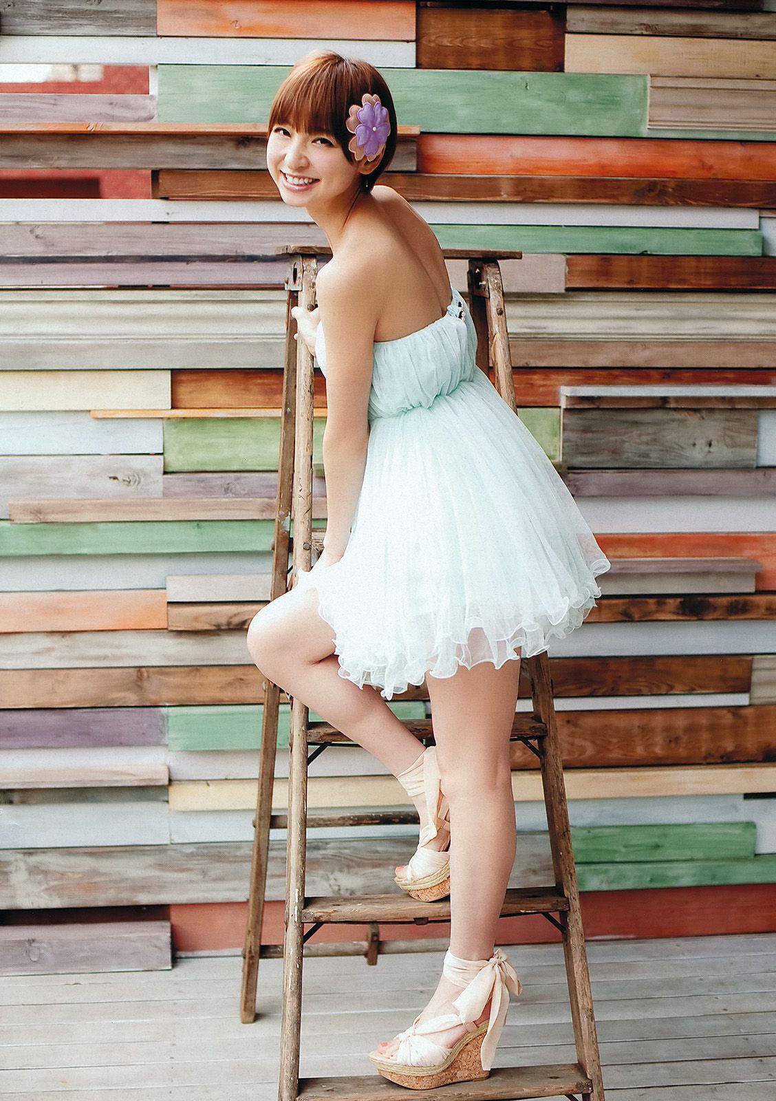 篠田麻里子 北原里英 マギー 谷岡恵理子 白羽ゆり 矢神久美  2012年No.22 写真杂志-图2