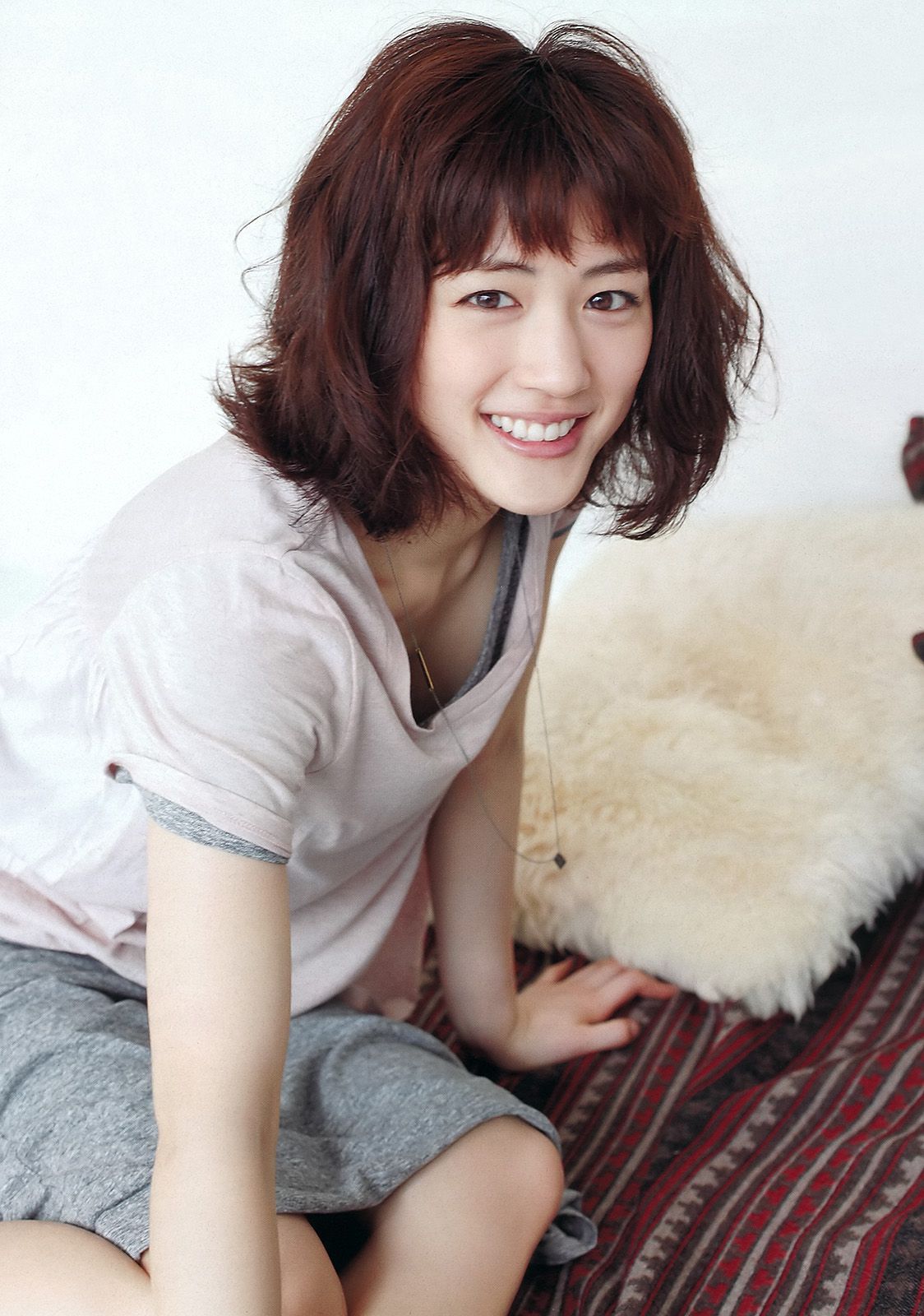 綾瀬はるか 佐々木もよこ 島崎遥香 工藤綾乃 波瑠 水崎綾女  2012年No.24 写真杂志-图3