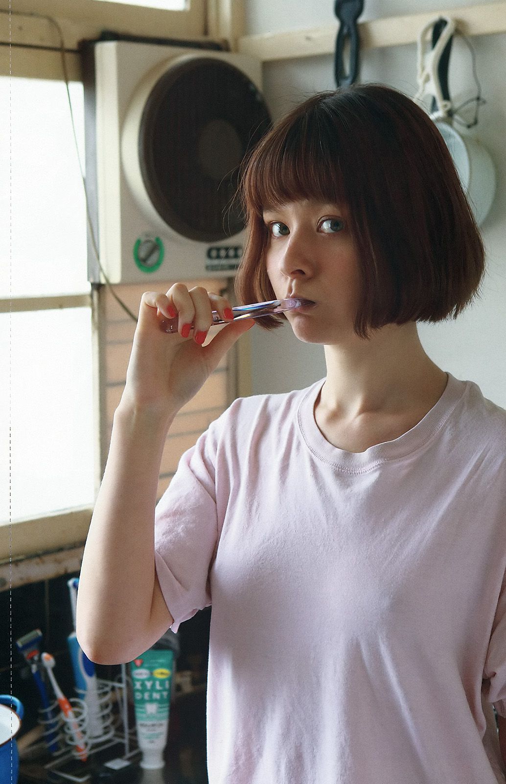 綾瀬はるか 中村静香 北原里英 白石麻衣 新川優愛 岩﨑名美 水樹奈々  2012年No.53 写真杂志-图37