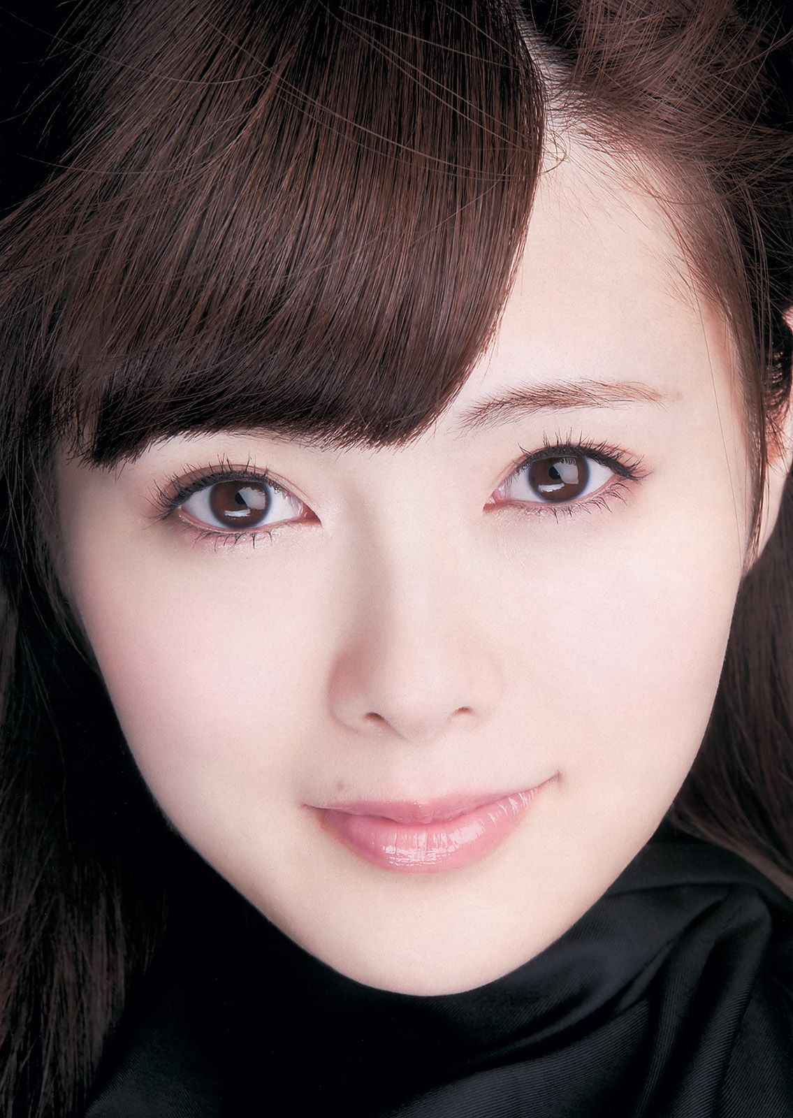 大島優子 白石麻衣 板野友美 山田菜々 横山ルリカ 市川由衣 竹内由惠 MIINA KANON  2013年No.42 写真杂志-图3