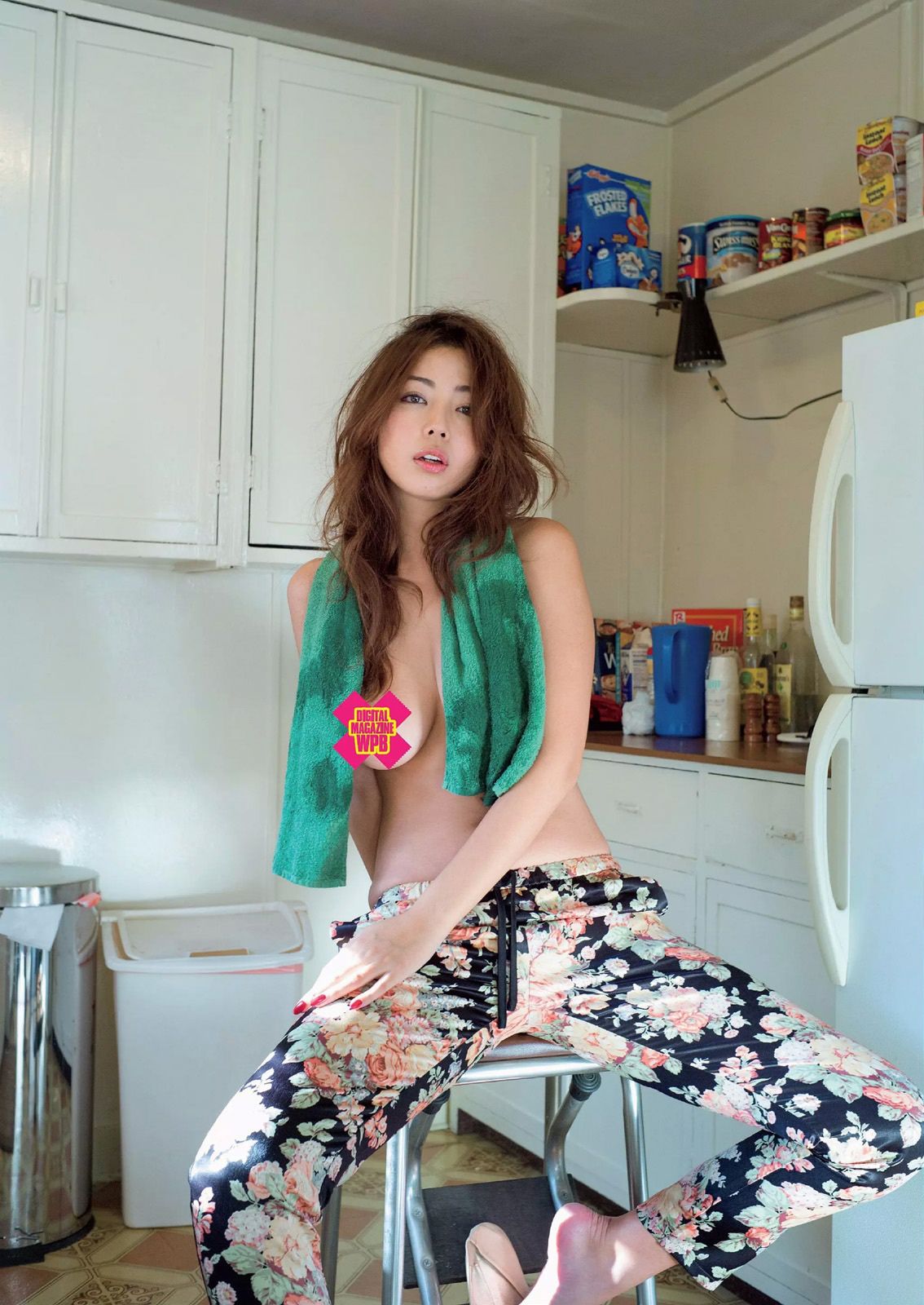 佐野ひなこ 深田恭子 北川綾巴 宮前杏実 永井亜子 鈴木ふみ奈 倉持由香 新井愛瞳 橋本マナミ 多田愛佳 黒木桃子  2014年No.51 写真杂志-图39