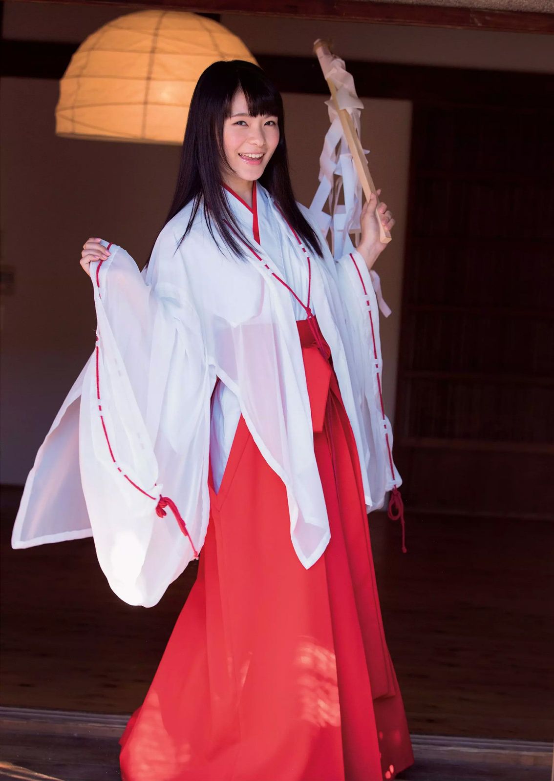 島崎遥香 山本彩 安齋らら 片山萌美 浅田舞 神室舞衣 岸明日香 星名美津紀 小向美奈子  2015年No.01-02 写真杂志-图31