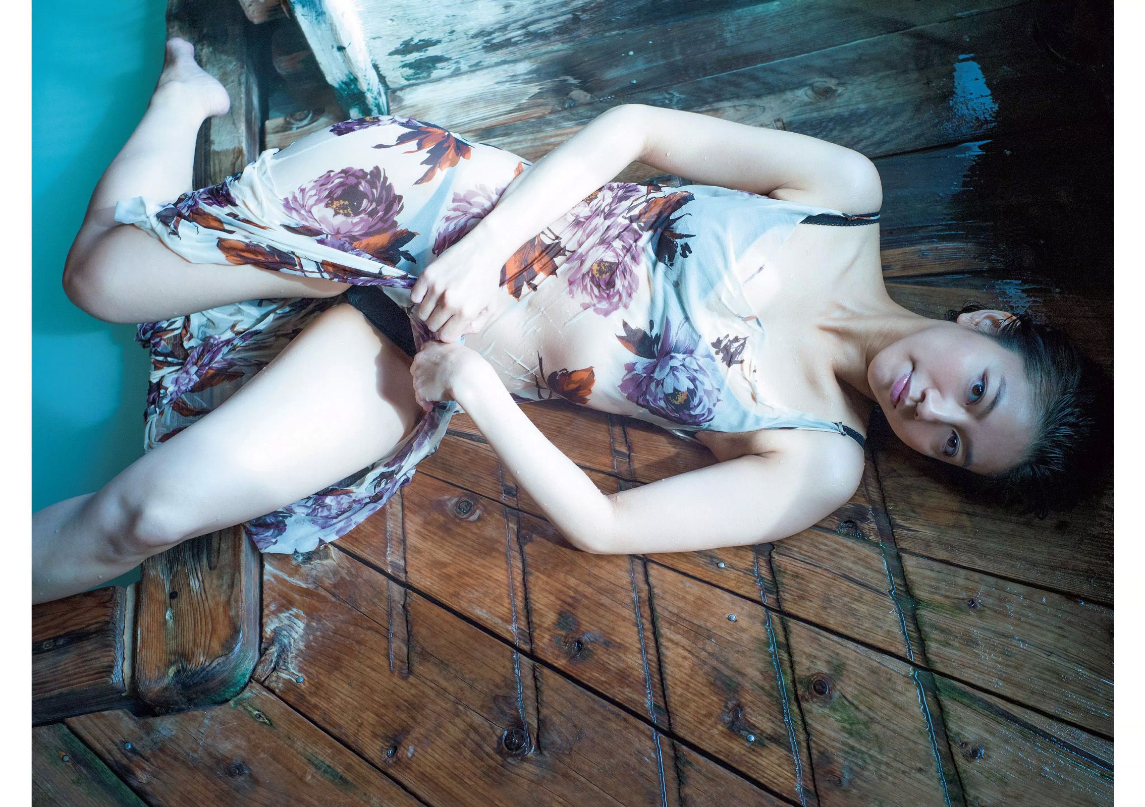 吉岡里帆 甲斐まり恵 片山萌美 金子理江 drop 大川藍 岸明日香  2015年No.52 写真杂志-图3