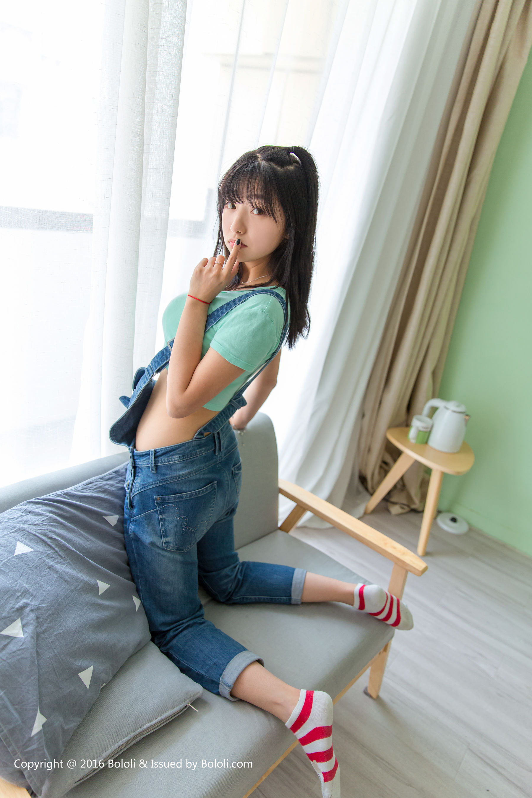 周闻《遐想少女球球的空间》  KIM001-图3