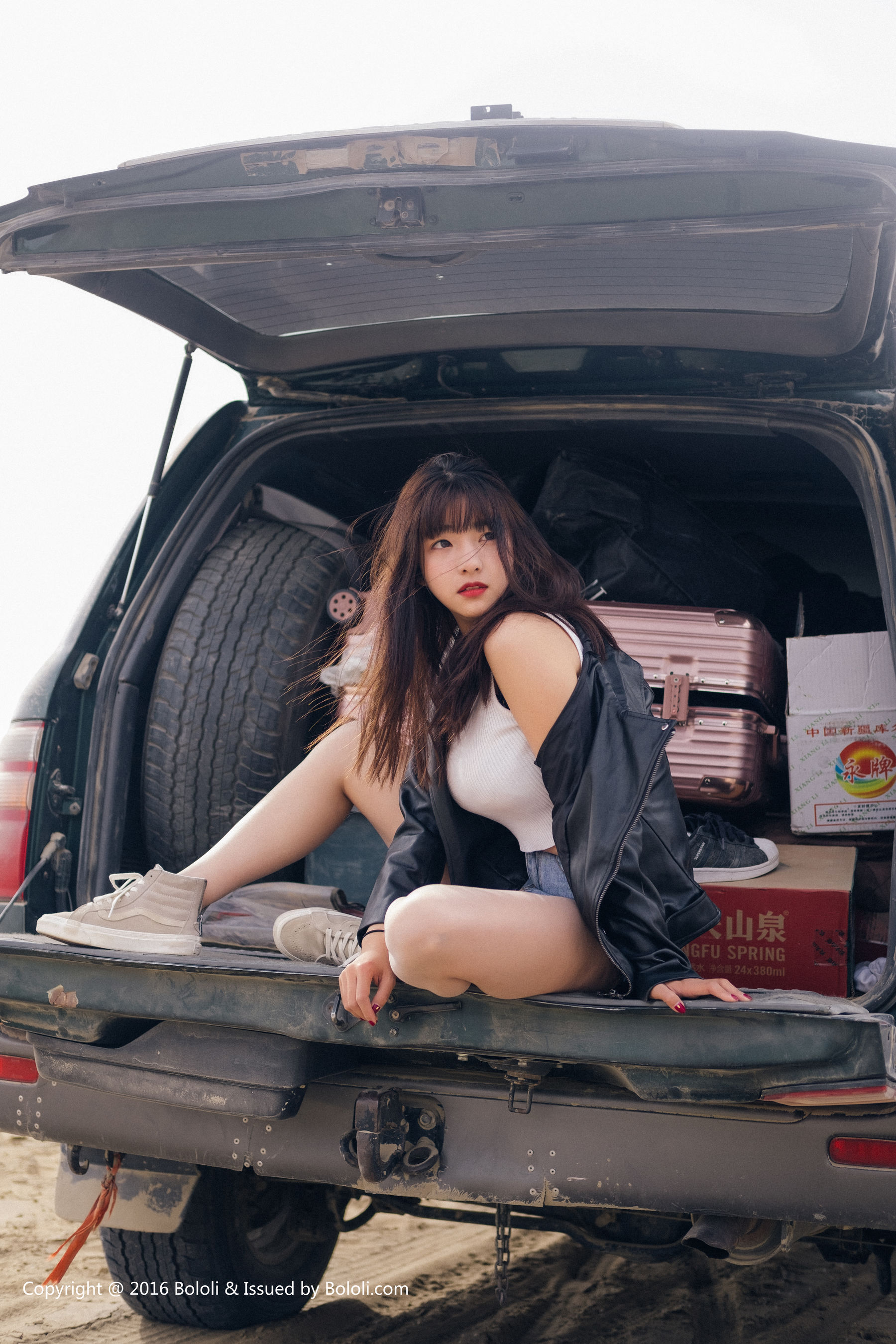 周闻/球球《沙漠机车女》  KIM010-图4