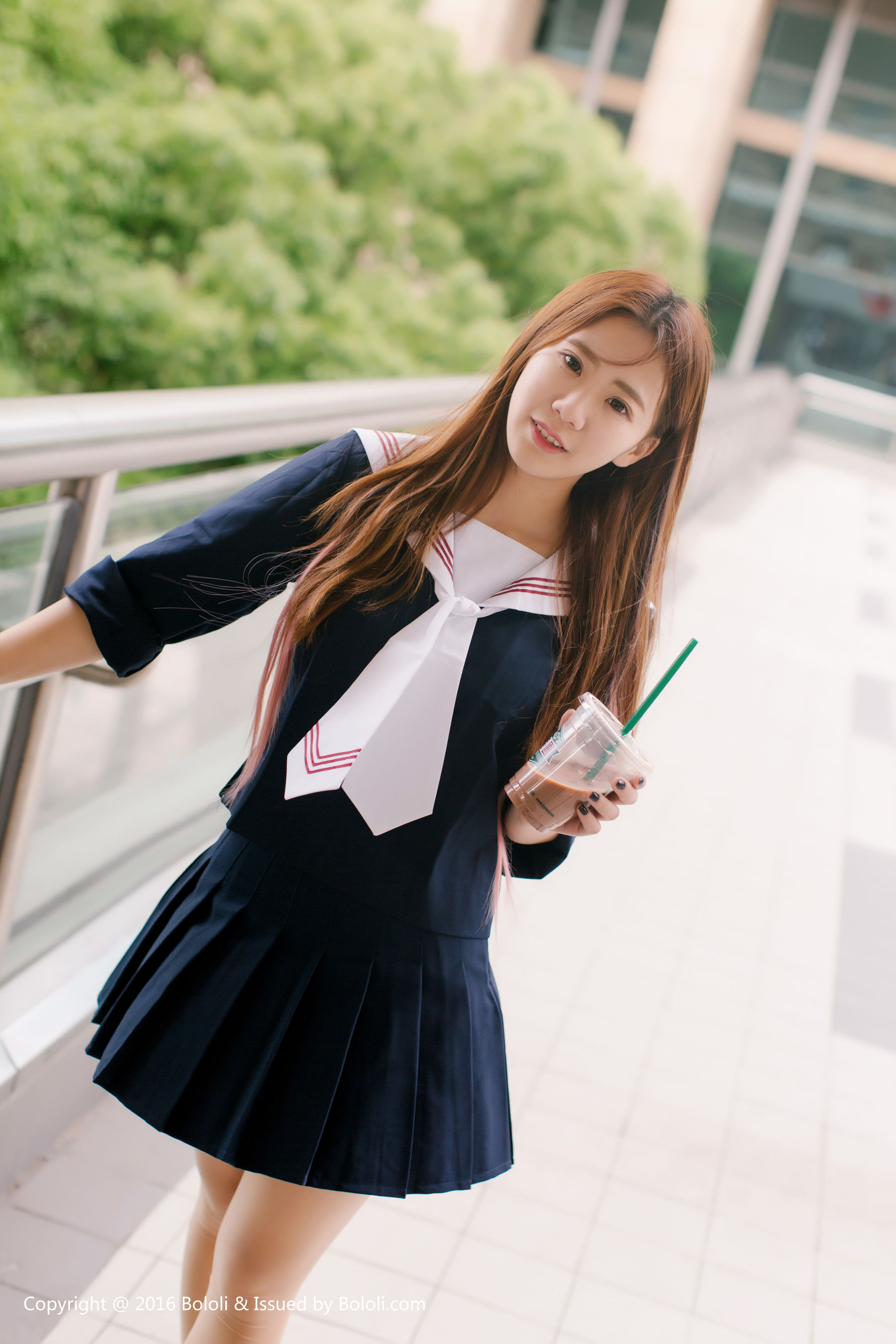 董晨莉《校花女神街拍》  KIM024-图8