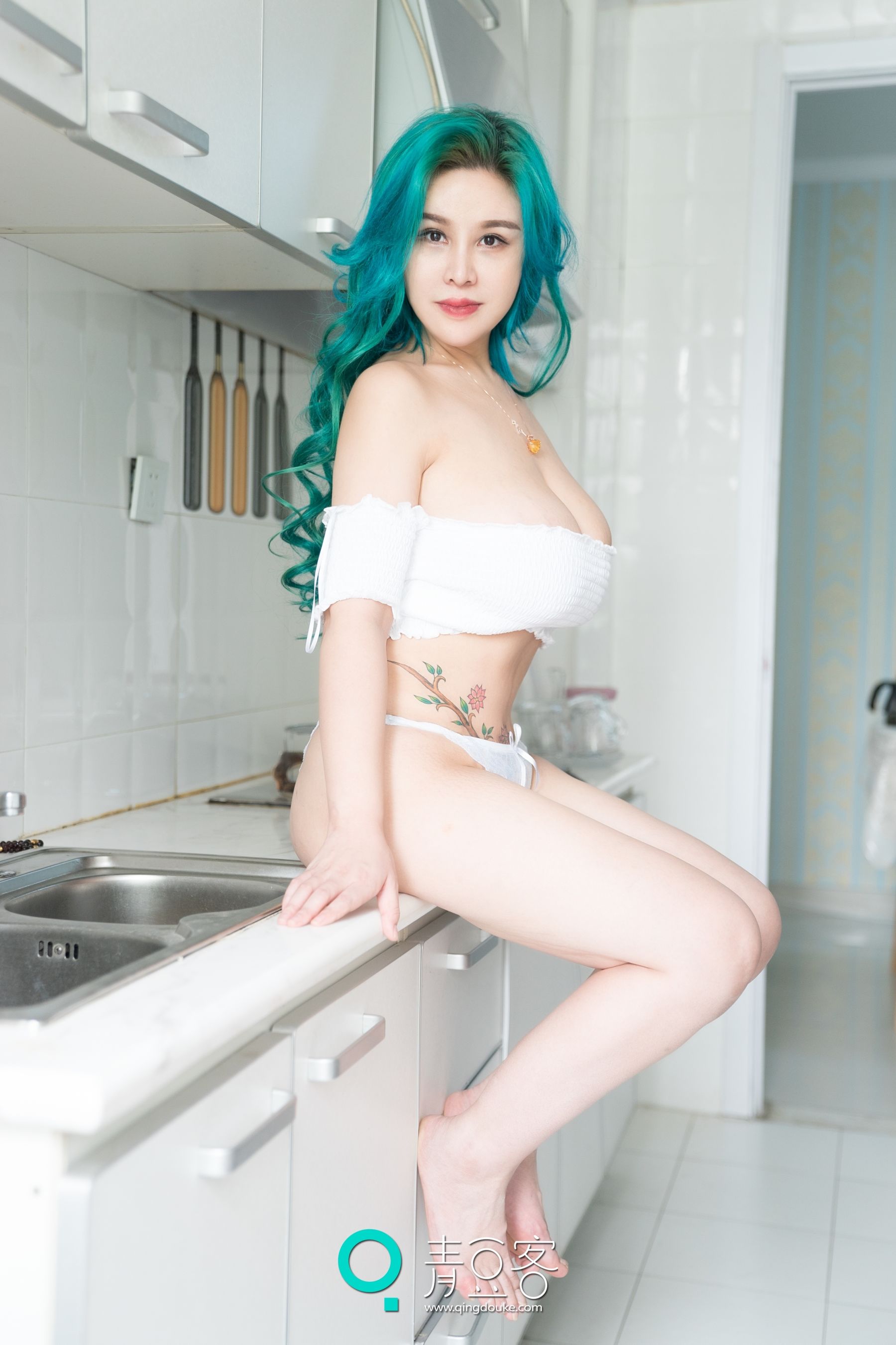 优优(大奶昔Kyra)《巨乳绿发熟女》-图39