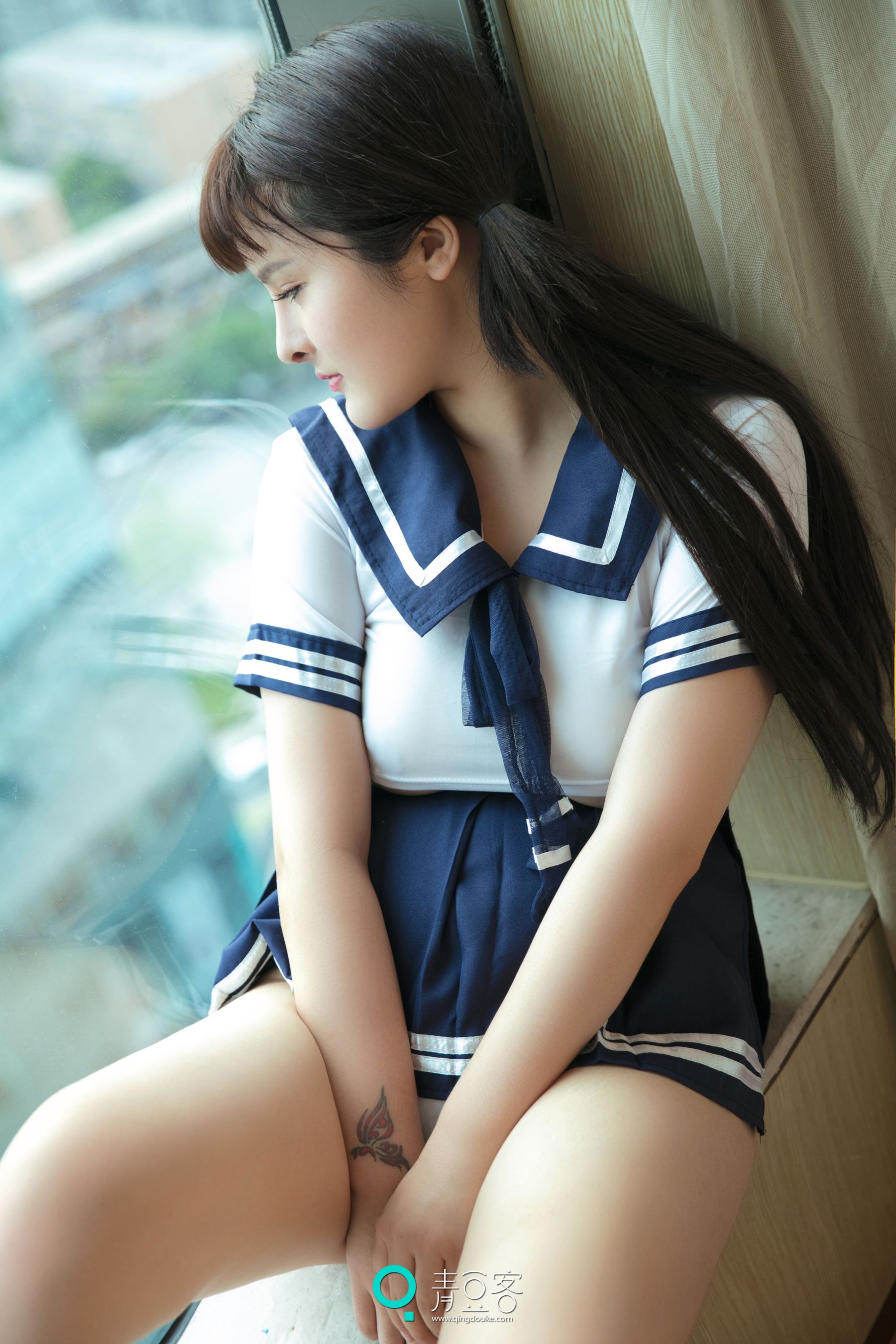 杨漫妮《性感大胸少女》-图1