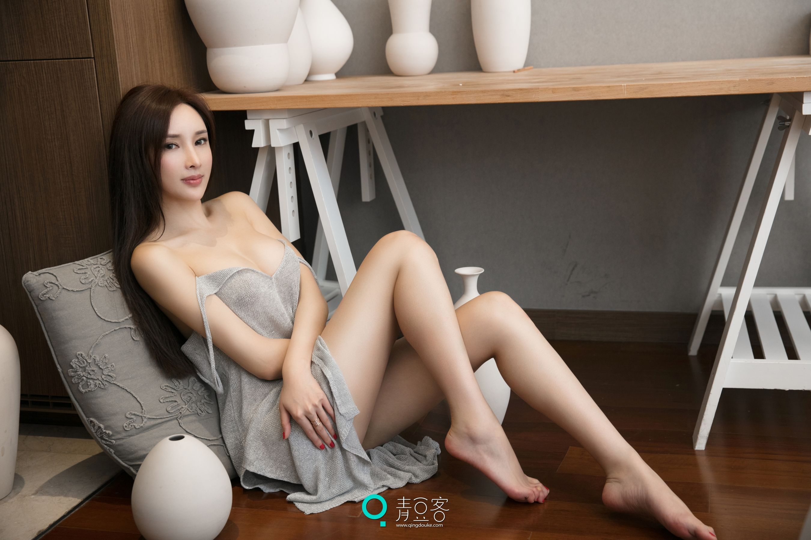 土肥圆矮挫穷《性感气质女神》-图9