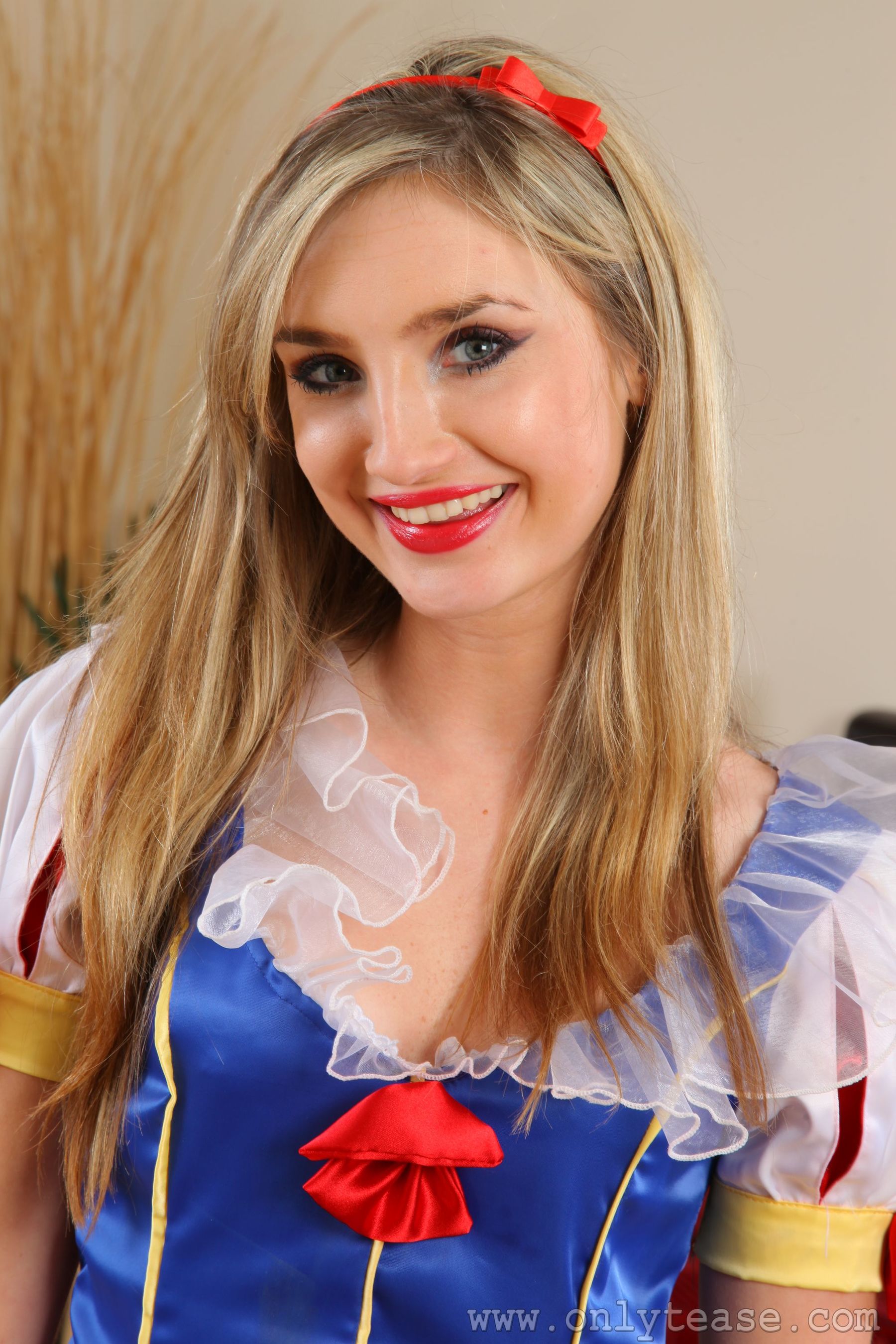 Debra K《金发连衣裙妹子》-图3