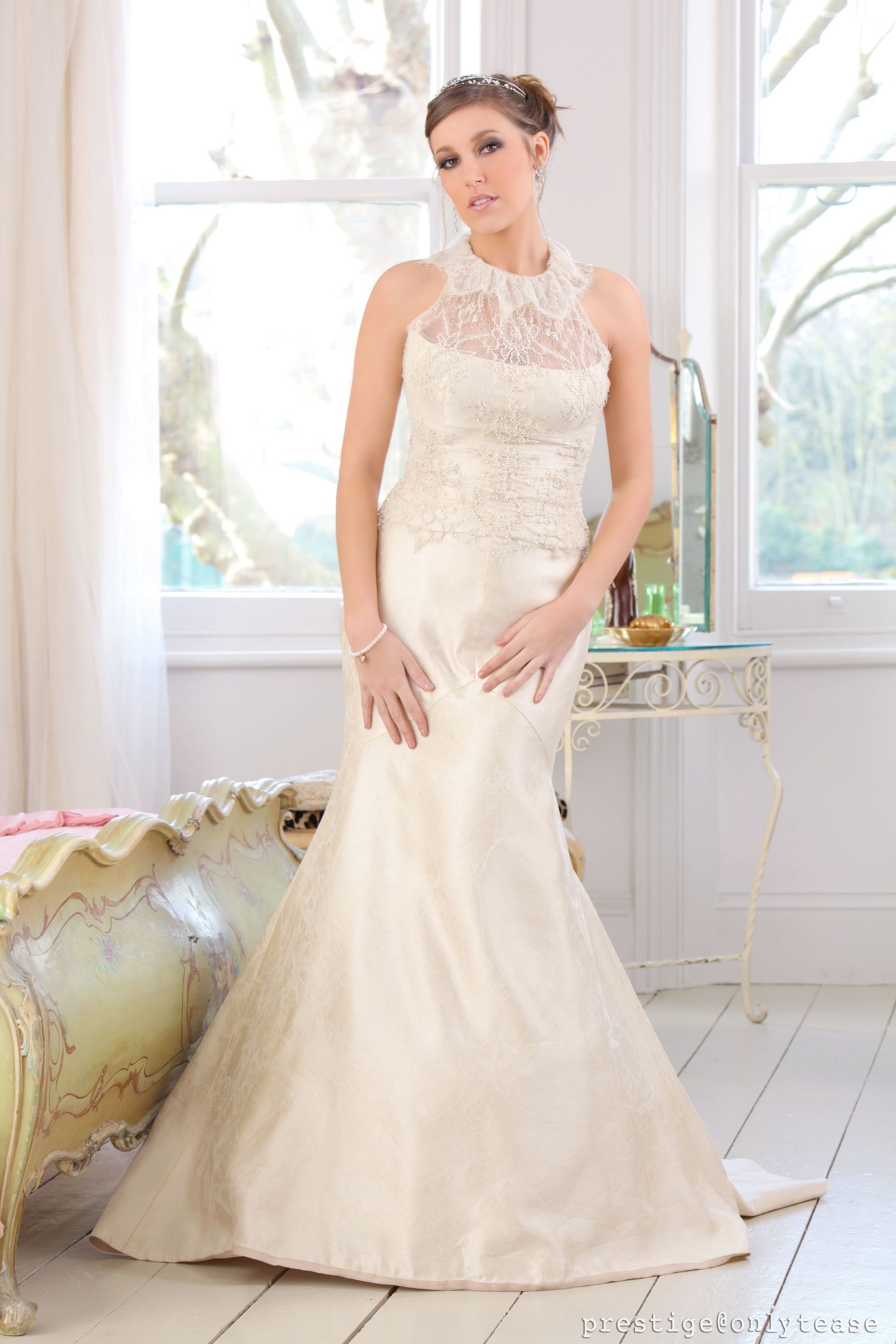 Ava Watts 婚纱诱惑-图0