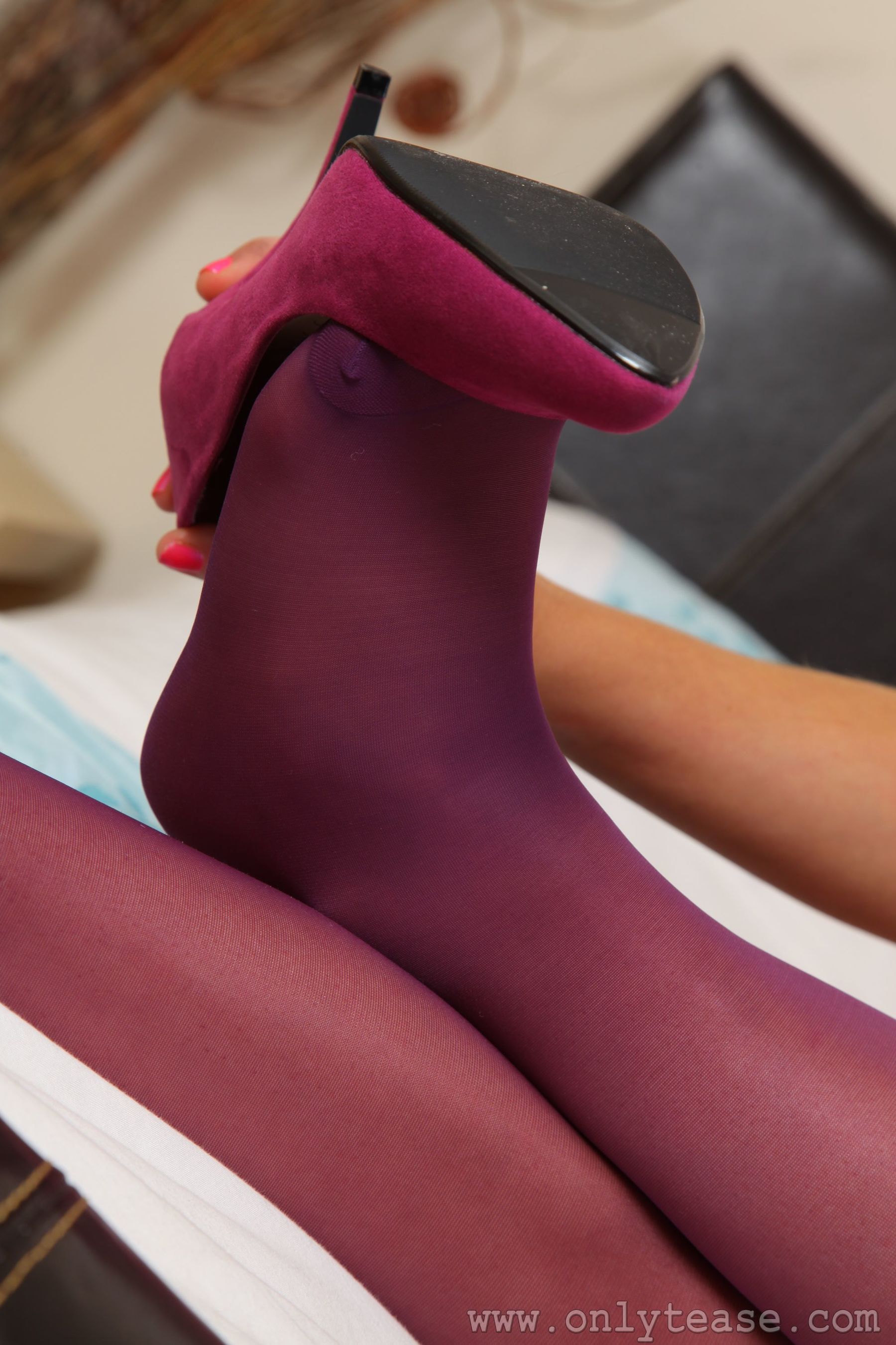 Abbie 紫色丝袜诱惑-图82