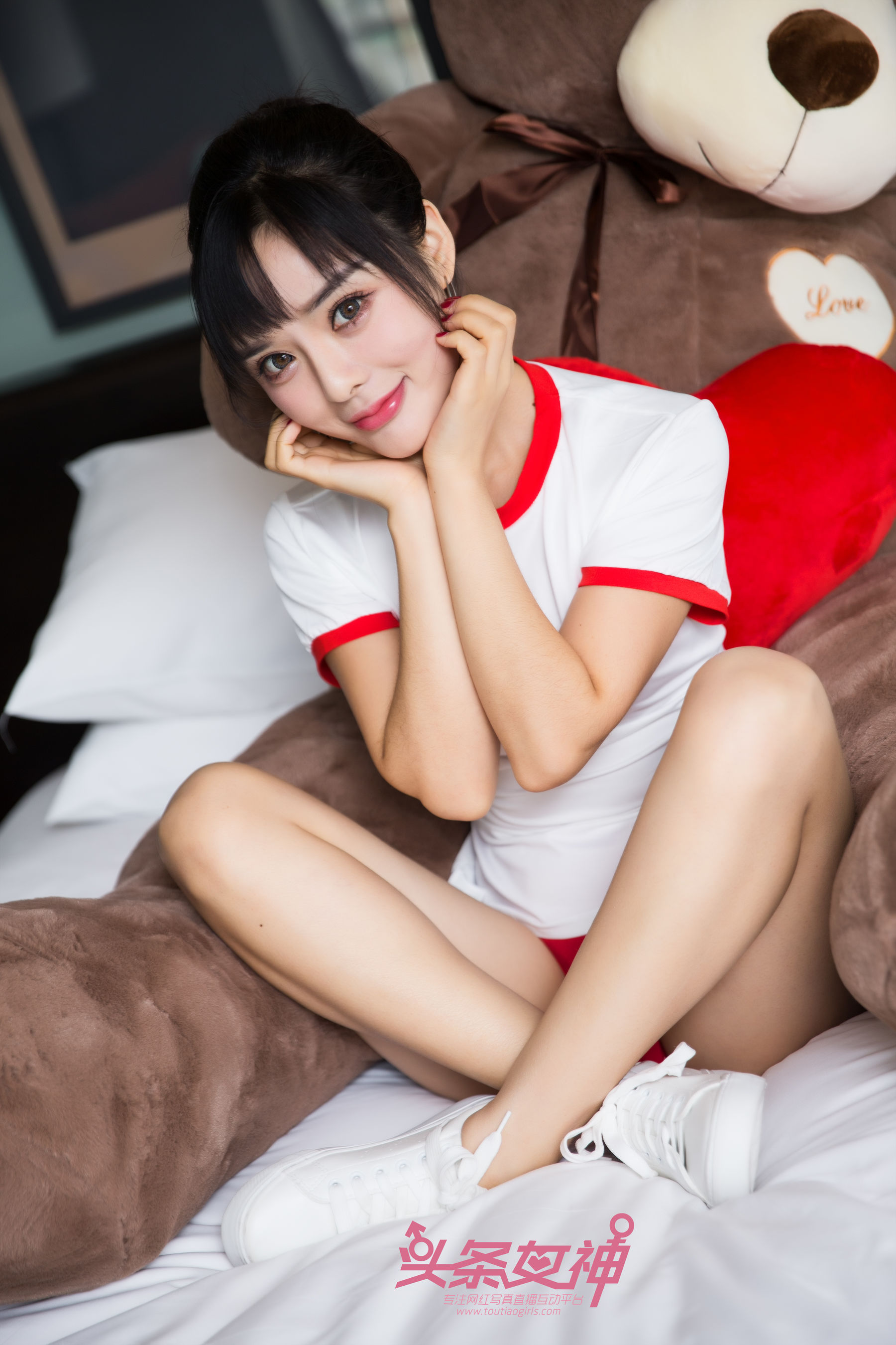周熙妍《小可爱女孩》-图1
