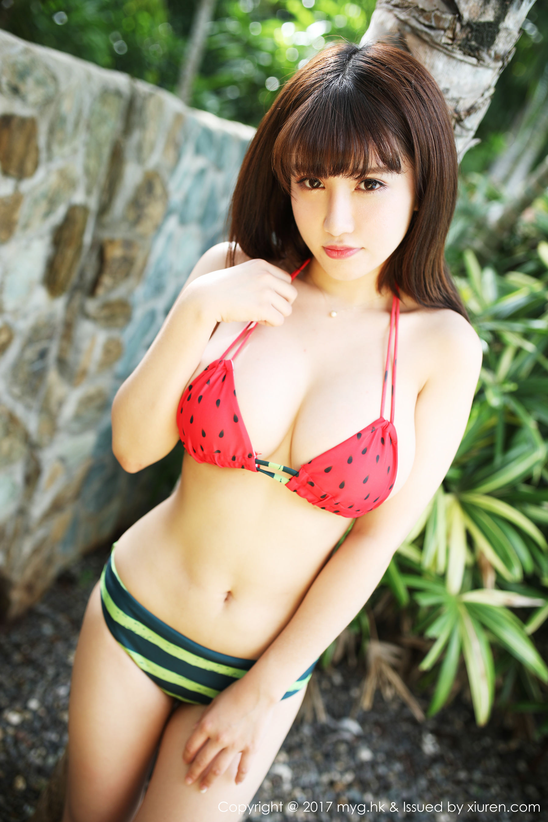 K8傲娇萌萌Vivian《泳池比基尼+性感睡衣系列》  Vol.265-图4