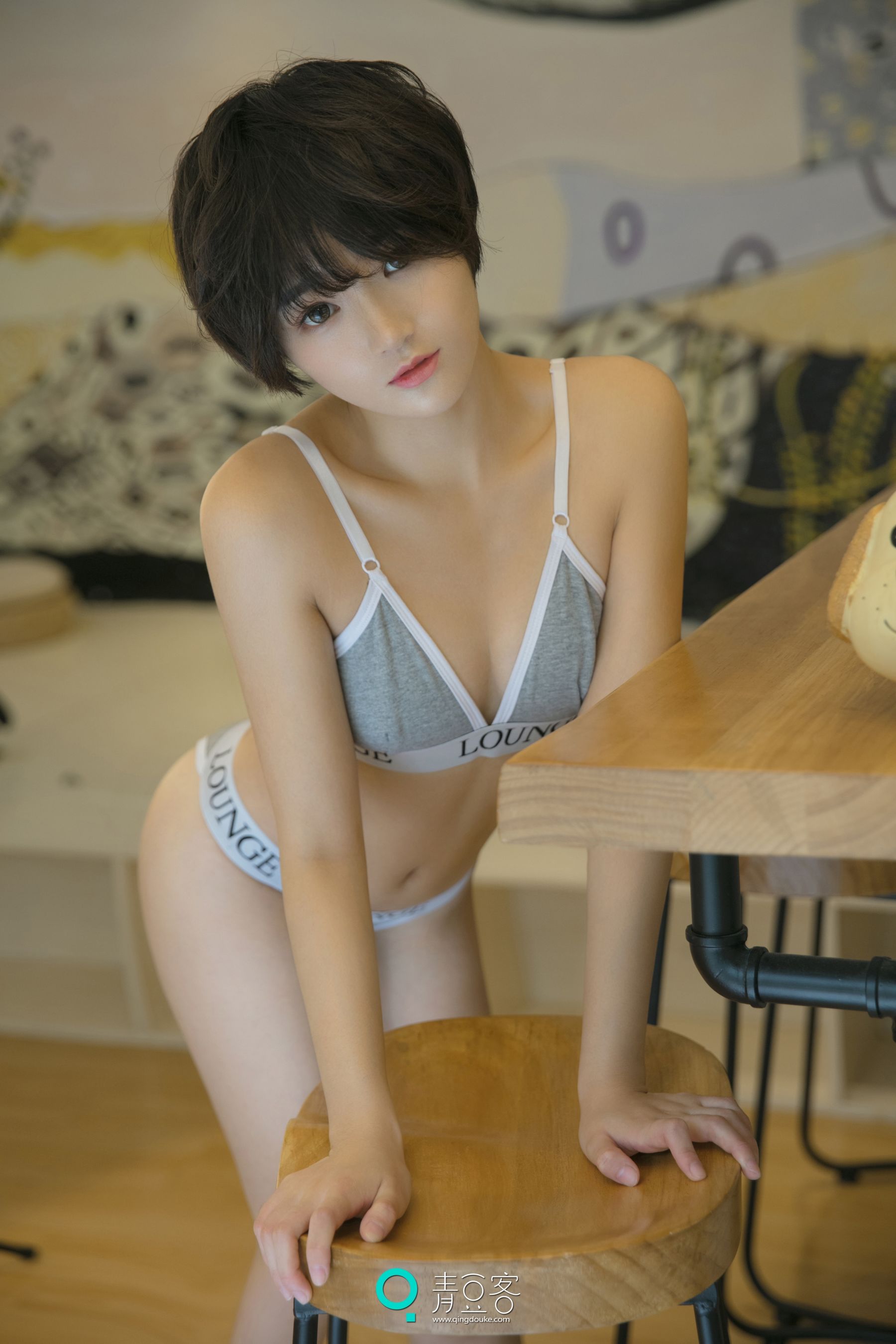 悦爷《短发少女》-图5