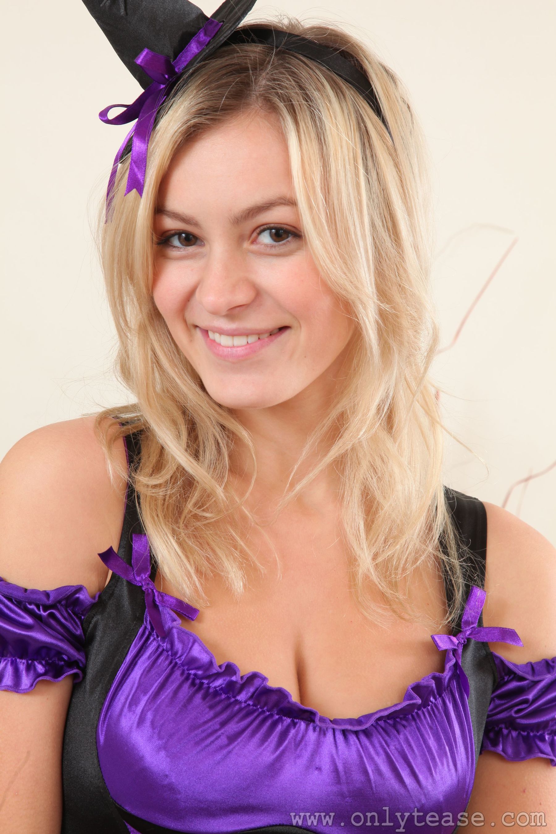 Summer《女仆+紫色丝袜》-图2