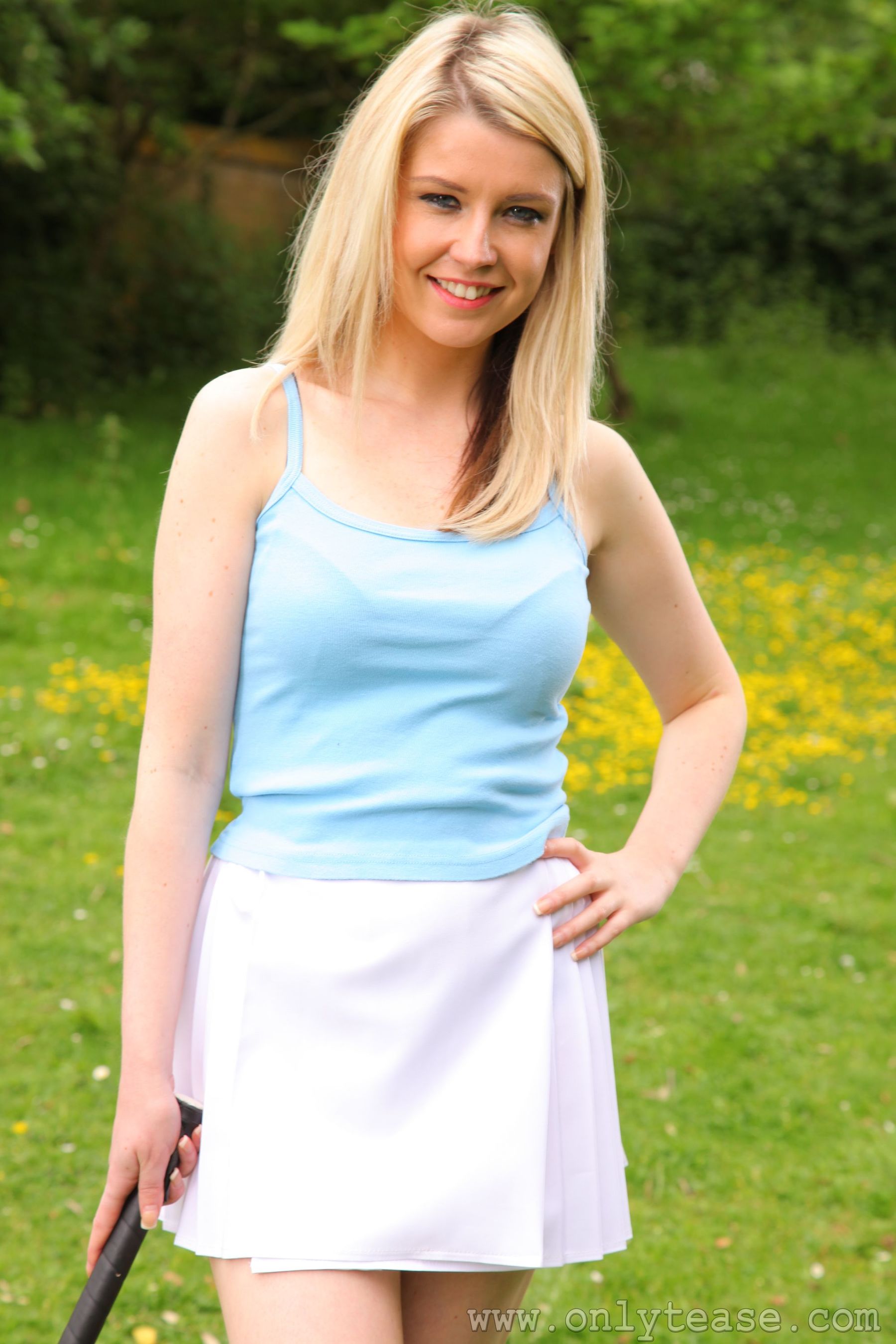 Sam G(Nelly)《高尔夫金发少女外拍》-图3