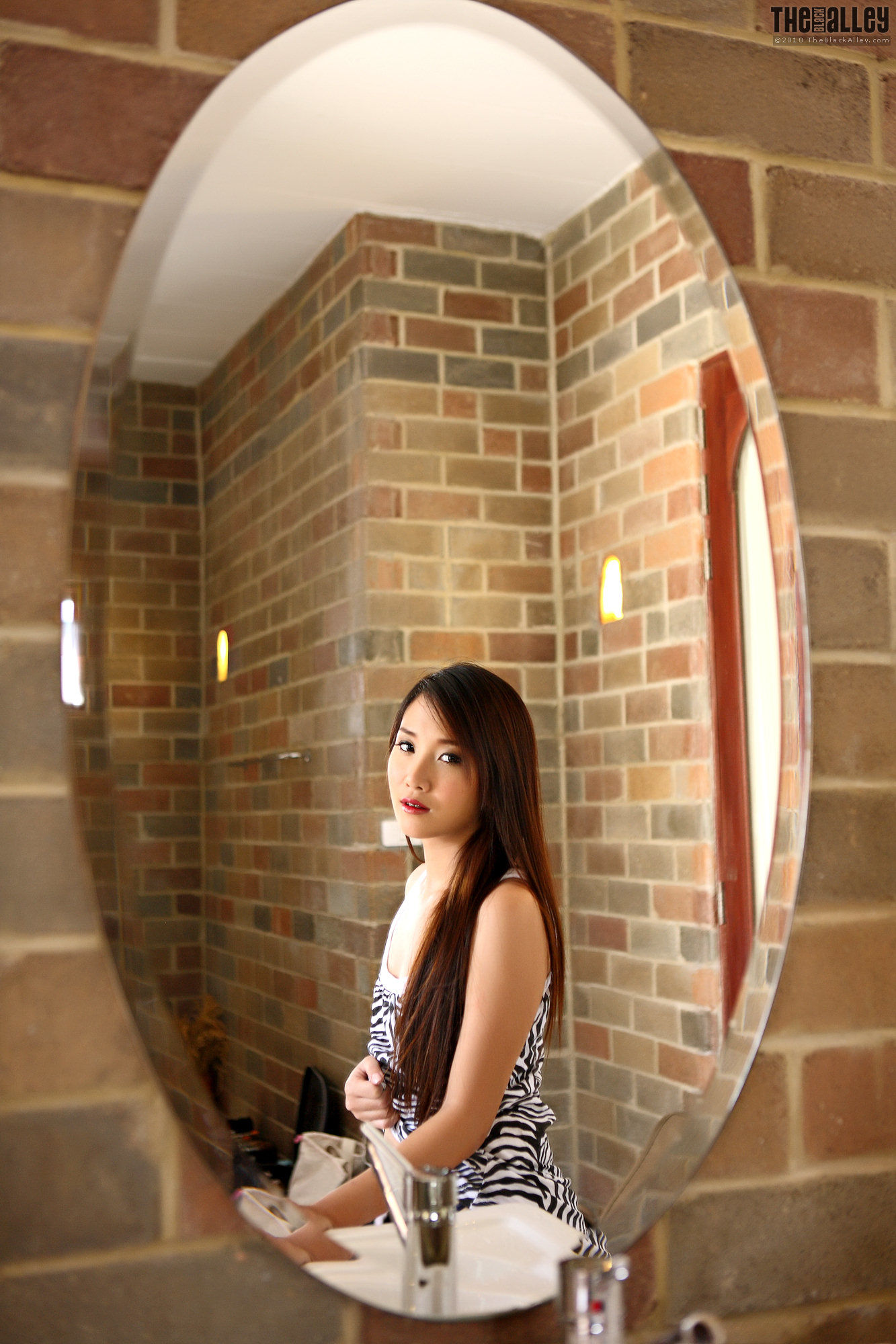 Lolita Cheng《浴室虎纹背心》-图9