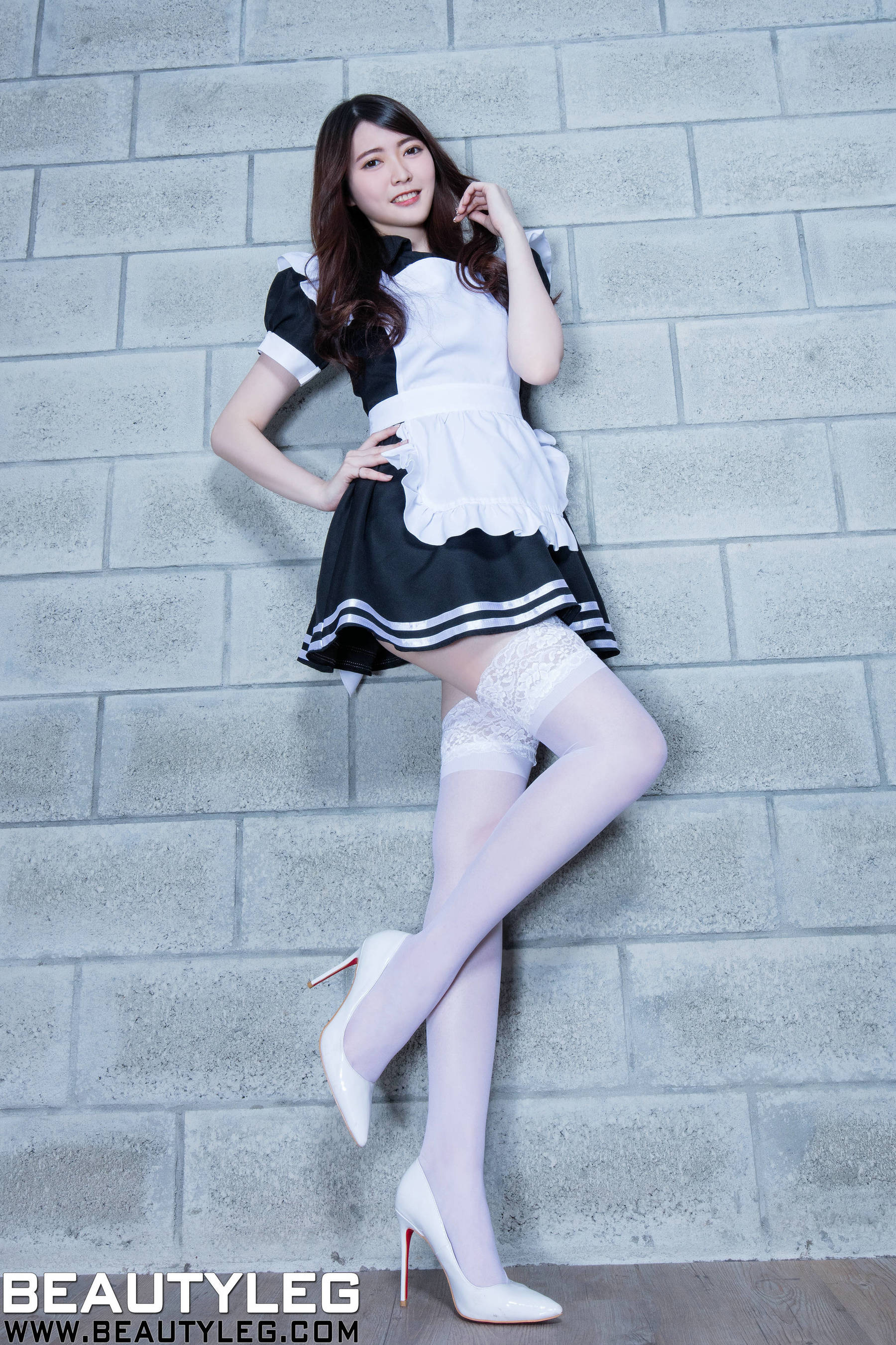 腿模黄品瑄Brindy《黑丝旗袍+套裙+女仆》  No.1543 美腿-图40